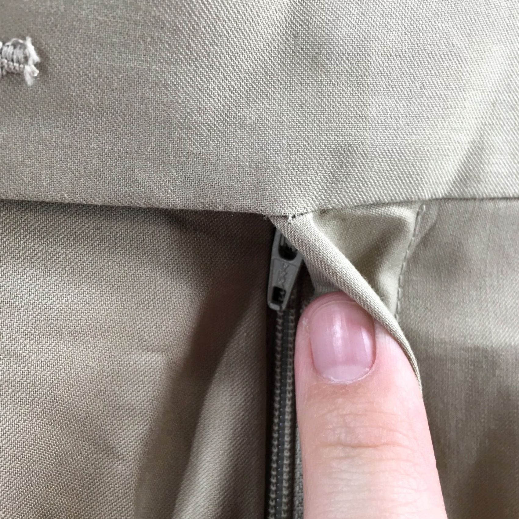 Calvin Klein Calvin Klein Dress Pants Mens 38W x 29L Beige Mid Rise Flat Front Dress Pants Mens Beige Regular Straight Cut Pants Size US 38 / EU 54 - 5 Thumbnail