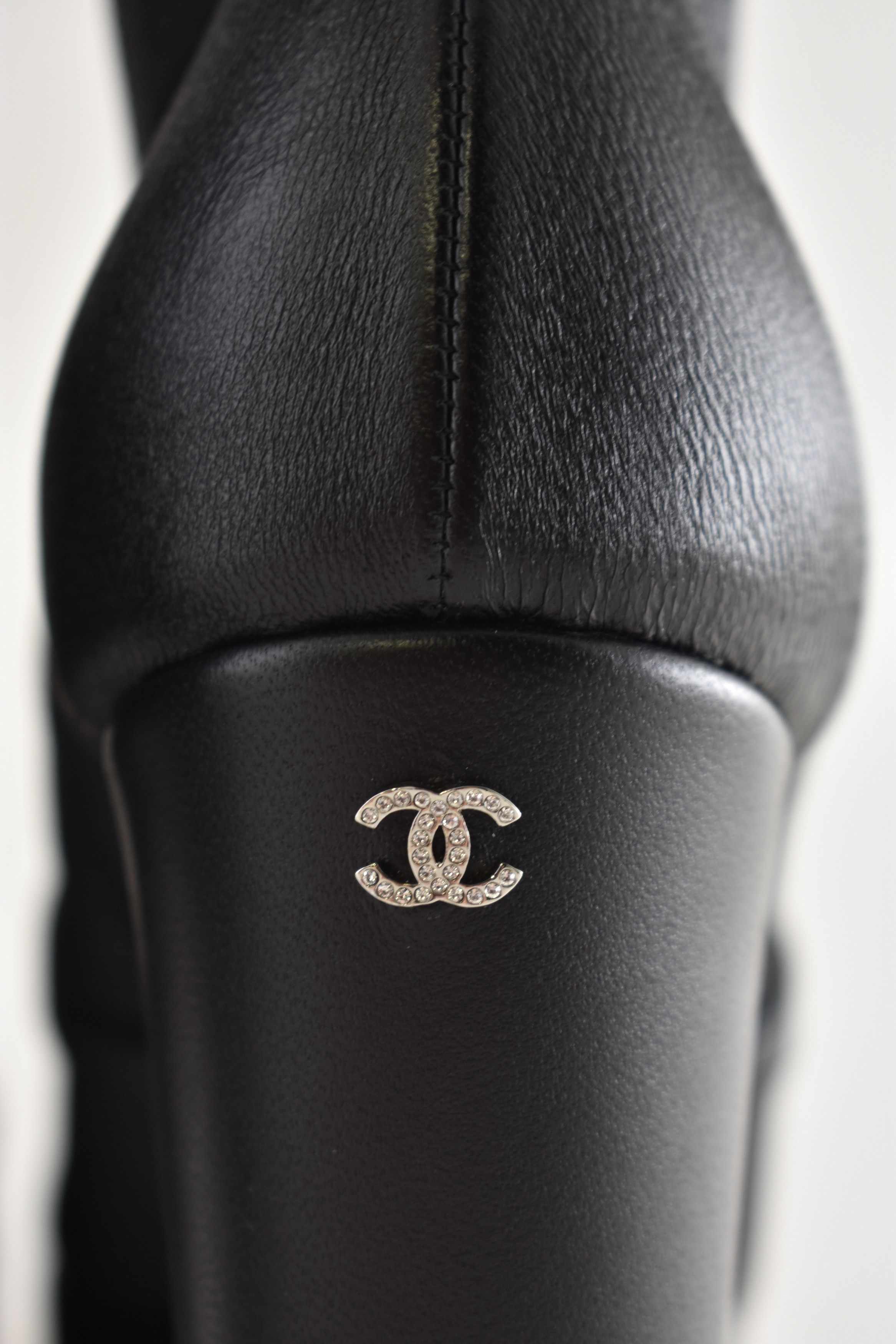 Chanel 24K Lambskin CC Platform Block Heel Knee High Boots 37.5C Size US 7.5 / IT 37.5 - 17 Thumbnail