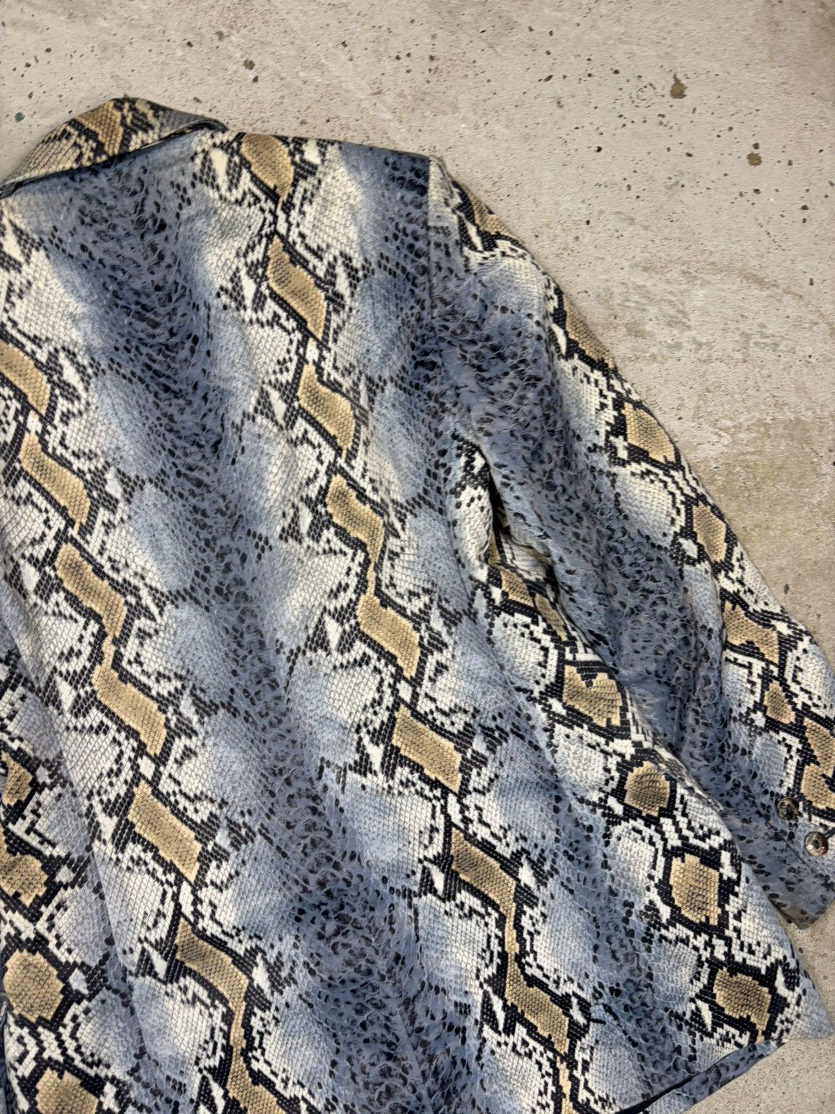Roberto Cavalli Vintage 2000s Roberto Cavalli Snake Skin Python Print Blazer Size XL / US 12-14 / IT 48-50 - 18 Thumbnail