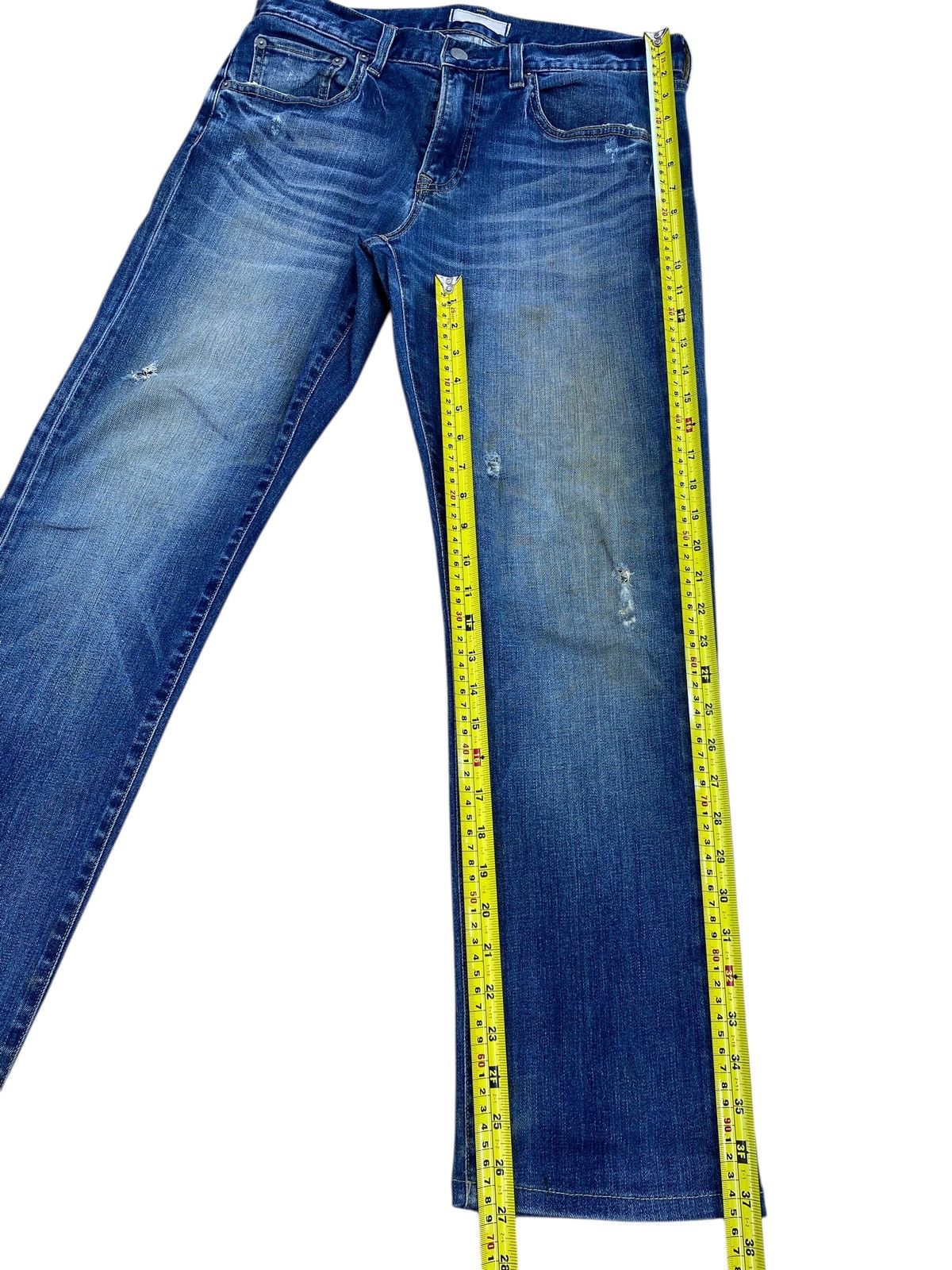 Uniqlo Uniqlo Blue Wash Whiskered Style Straight Leg Jeans Size US 32 / EU 48 - 8 Thumbnail
