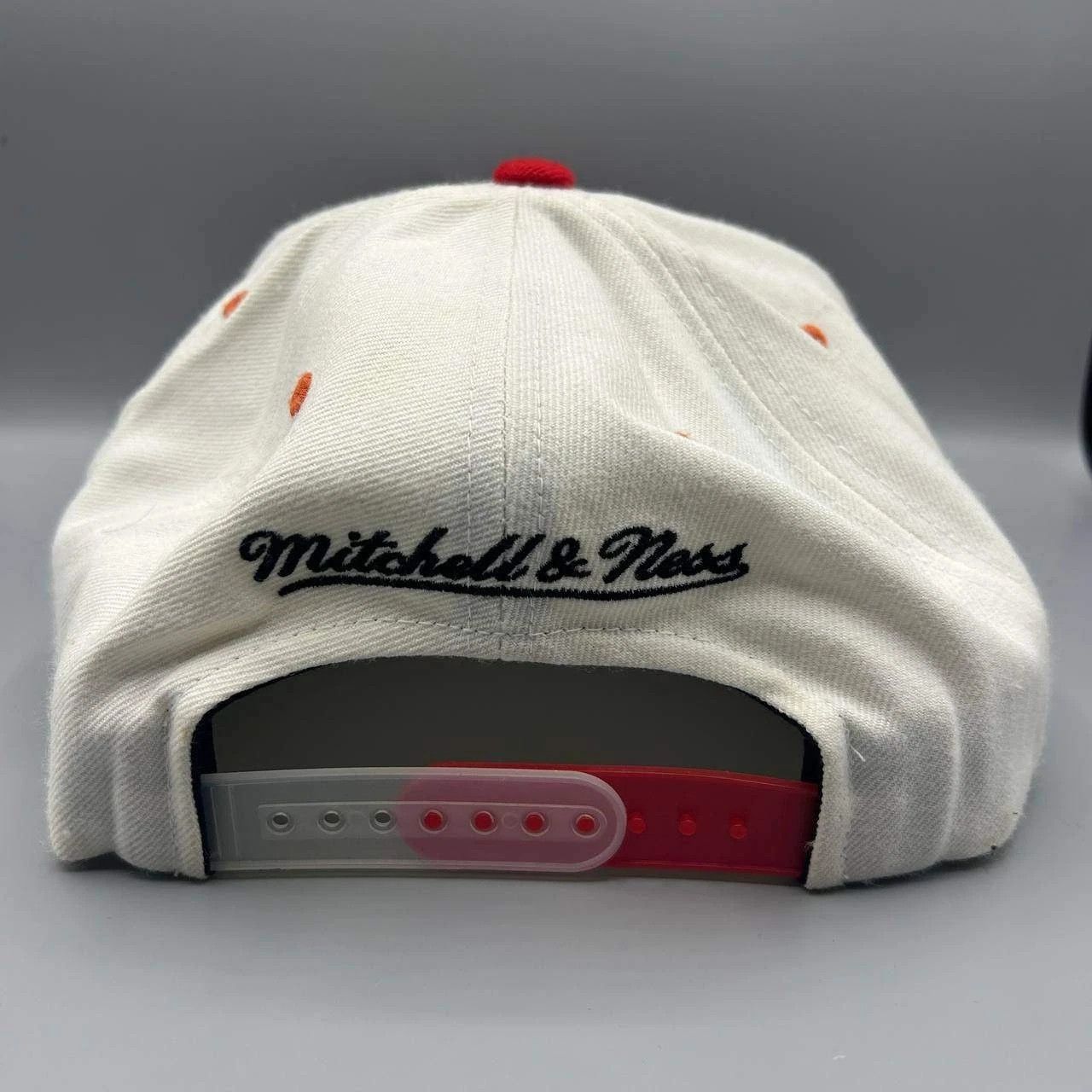 Mitchell & Ness Miami Heat Hat Men White Red Embroidered Snap Back Cap Size ONE SIZE - 3 Thumbnail