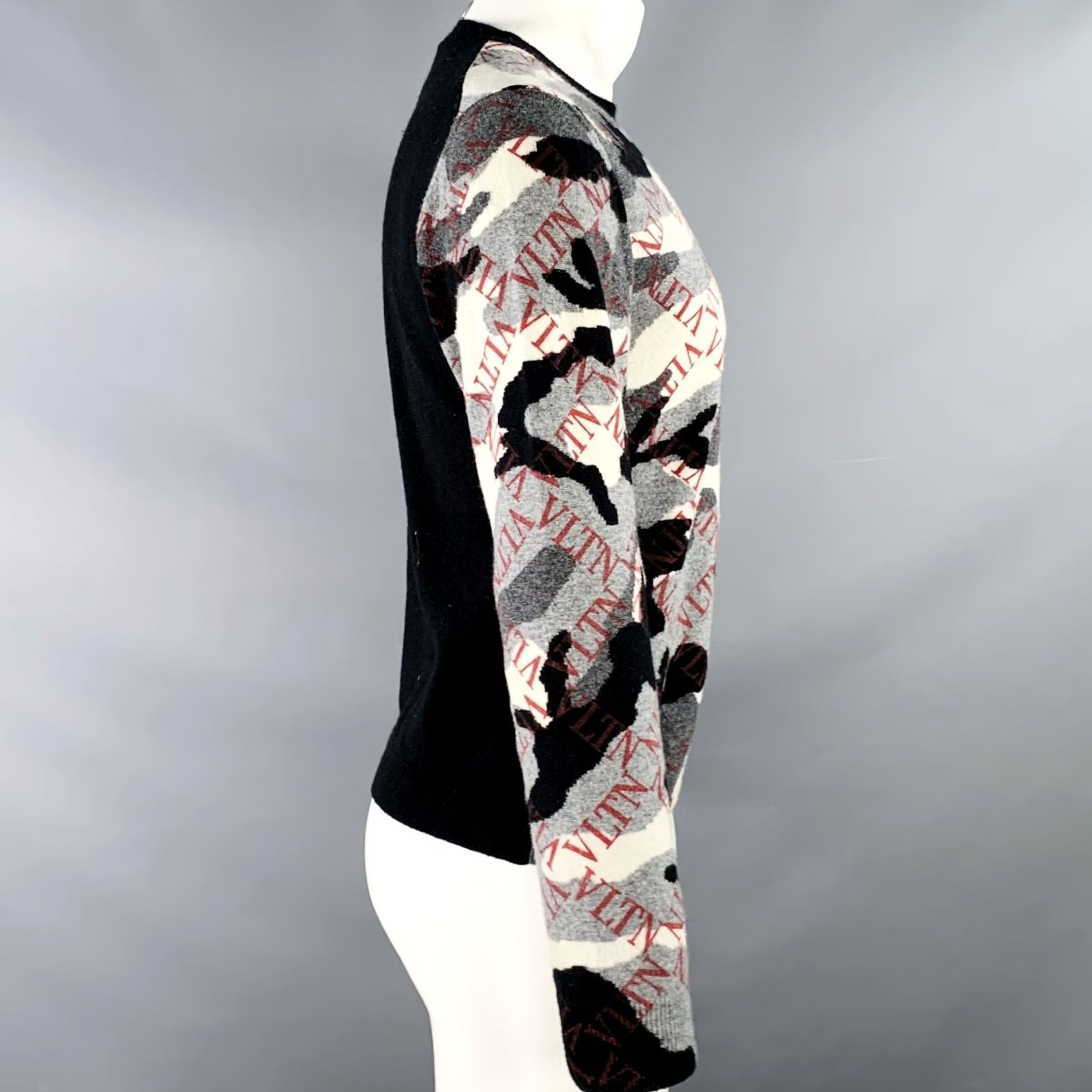 Valentino VALENTINO Size S Grey Black White Knit Camouflage VLTN Logo Cashmere Pullover Size US S / EU 44-46 / 1 - 2 Thumbnail
