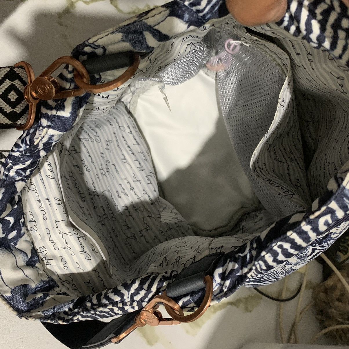 Lululemon Lululemon Wanderlust Diversity Bag 2015 Winged Mosaic Blue Size ONE SIZE - 4 Thumbnail