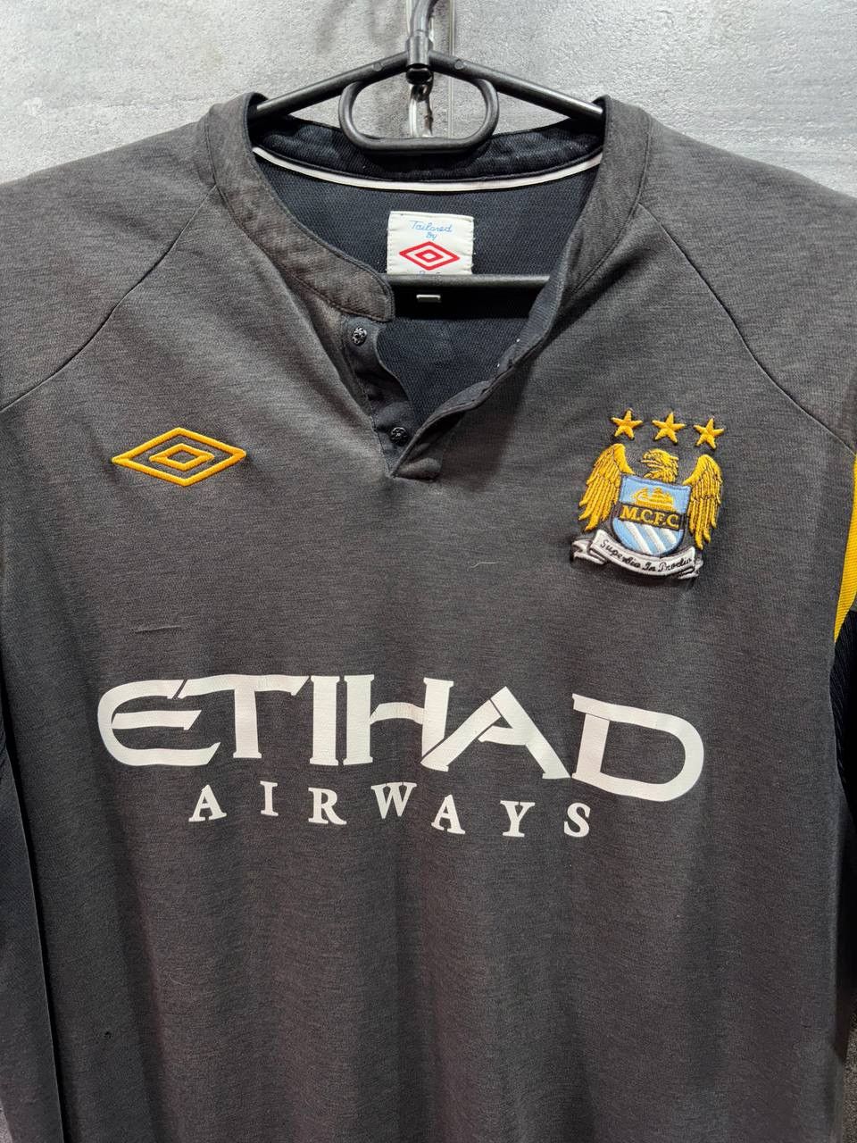 Other 2009-10 Manchester City Away Shirt Tevez #32 Size US M / EU 48-50 / 2 - 9 Thumbnail