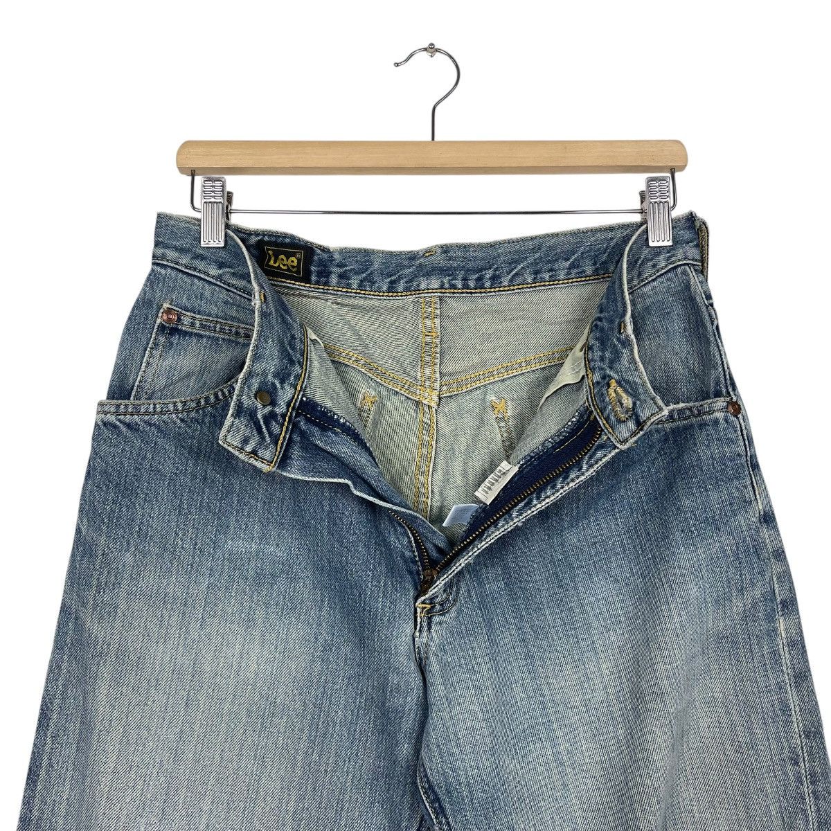 Japanese Brand Vintage 90s Lee Rider Zipper fly Ripped Denim W31 Size US 31 - 11 Thumbnail