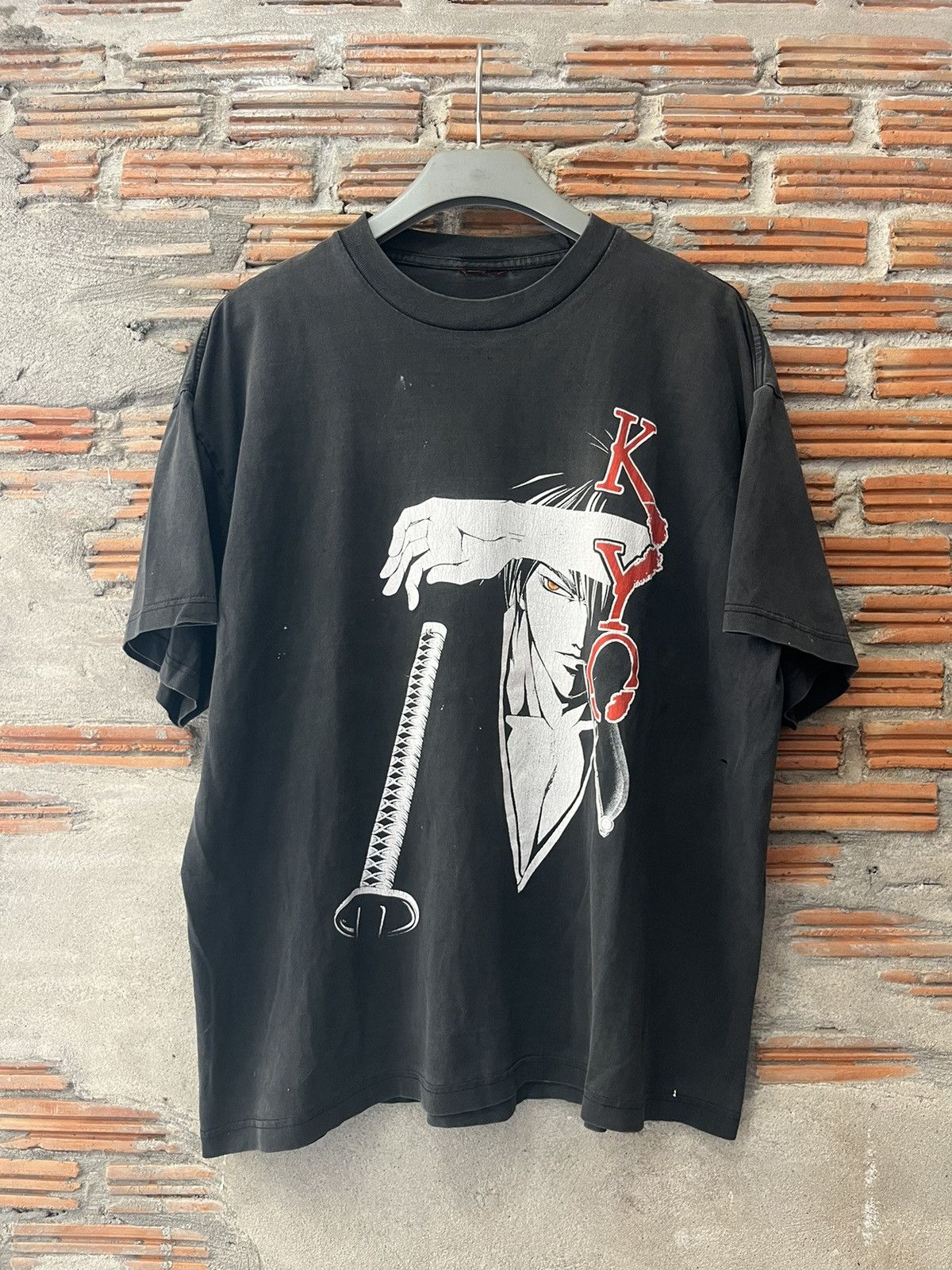 Anime Vintage KYO samurai Anime 00’s (dirty) Tshirt Size US XL / EU 56 / 4 - 2 Thumbnail
