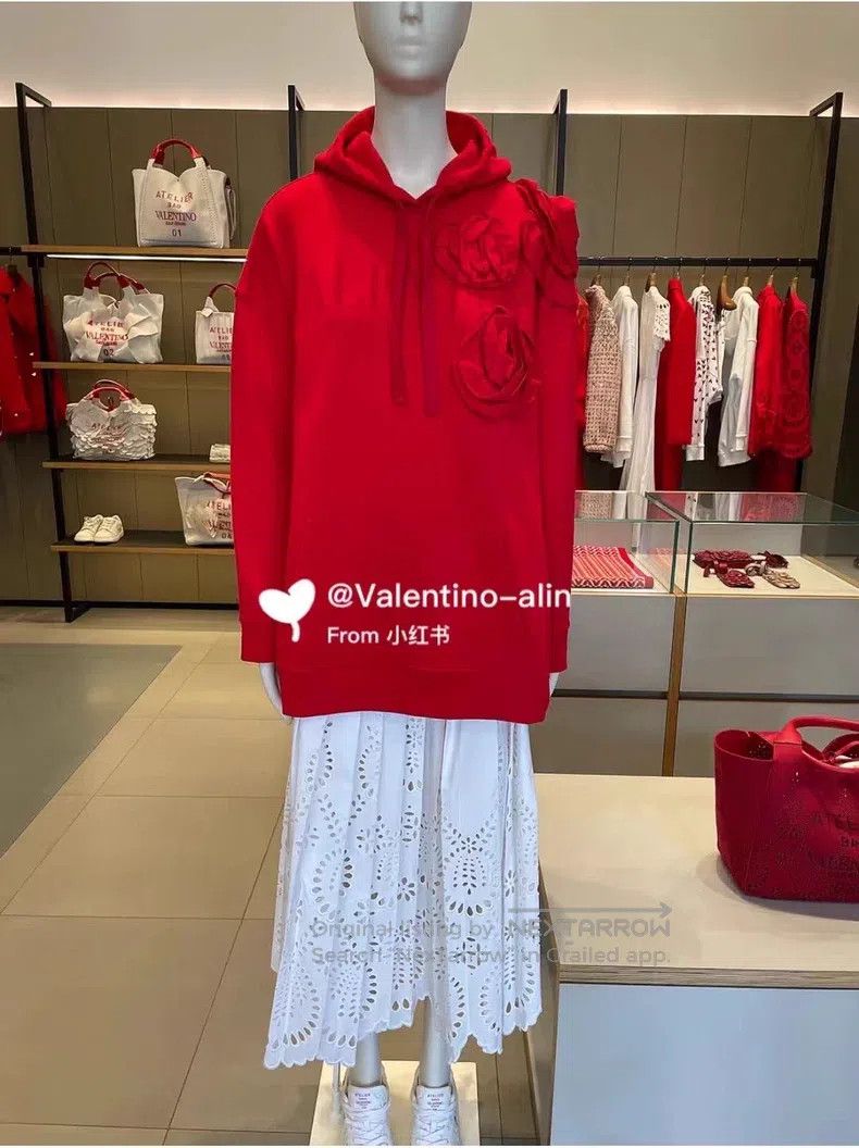 Valentino Valentino Red rose sweatshirt Size M / US 6-8 / IT 42-44 - 3 Thumbnail