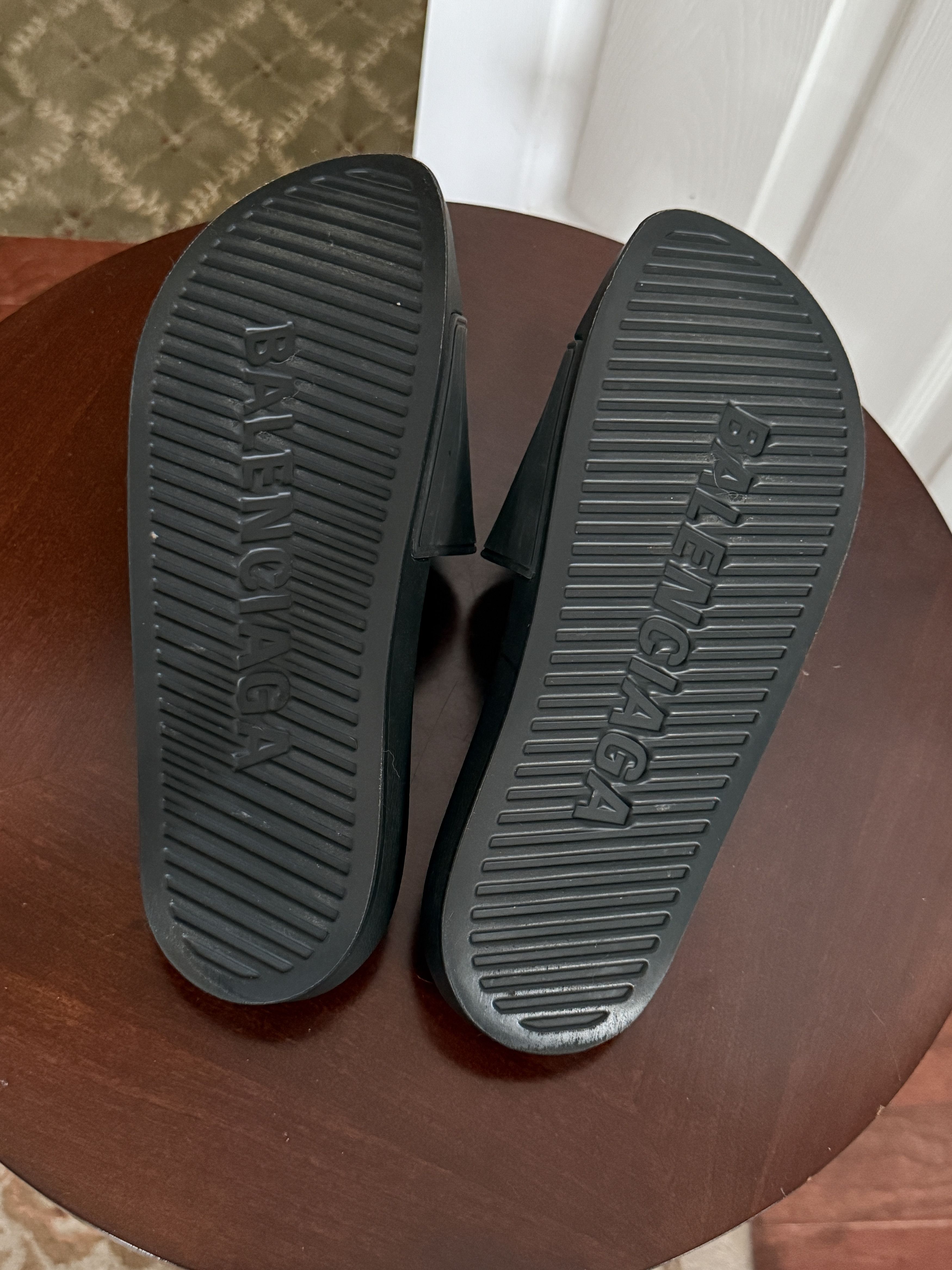 Balenciaga Balenciaga Rubber Logo Pool Slide Black & Fluo Green Size US 9 / EU 42 - 2 Thumbnail