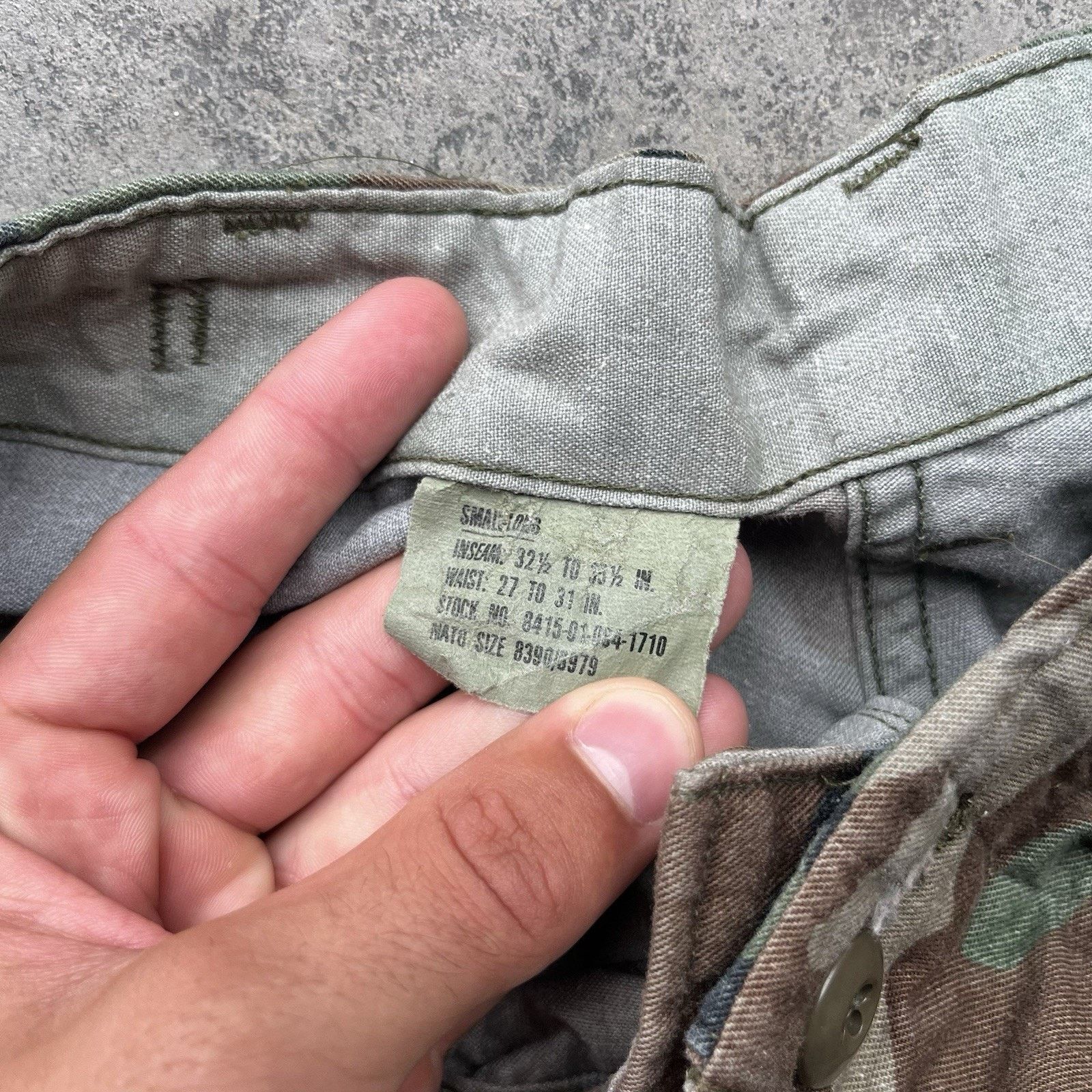 Vintage Vintage Army Camo Pants Men 30 X 32 Adjustable Workwear Uti Size US 30 / EU 46 - 6 Thumbnail