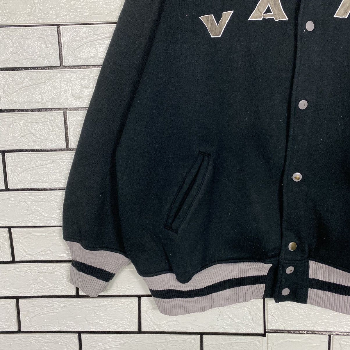 Japanese Brand 📌Vintage Bomber Jacket Vans Snap Button Size US L / EU 52-54 / 3 - 5 Thumbnail