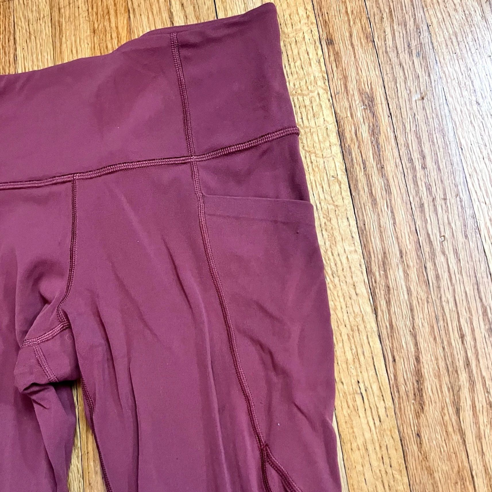 Athleta Athleta Leggings Cropped Womens Small Stash Pocket Salutation Crop S Red Women Size 28" / US 6 / IT 42 - 2 Thumbnail