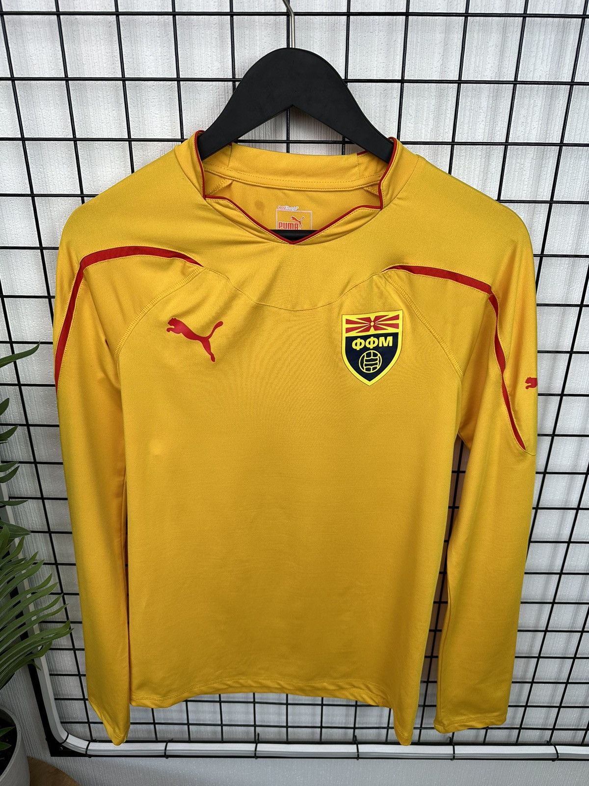 Puma × UEFA North Macedonia football jersey 2010 2013 away Men M yellow Size US M / EU 48-50 / 2 - 4 Thumbnail