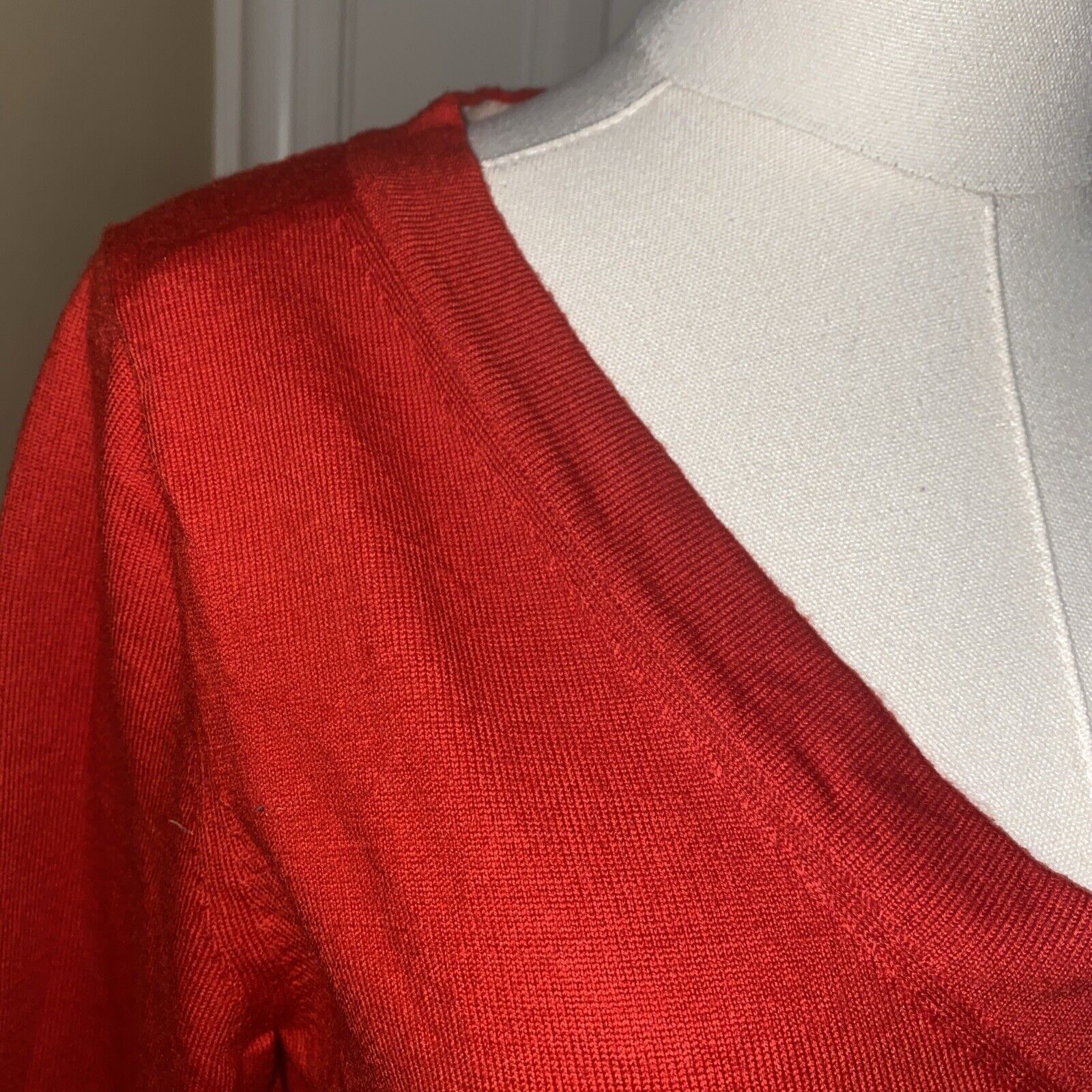 Banana Republic Banana Republic Womens Sweater Medium Red 100% Merino Wool Size M / US 6-8 / IT 42-44 - 2 Thumbnail