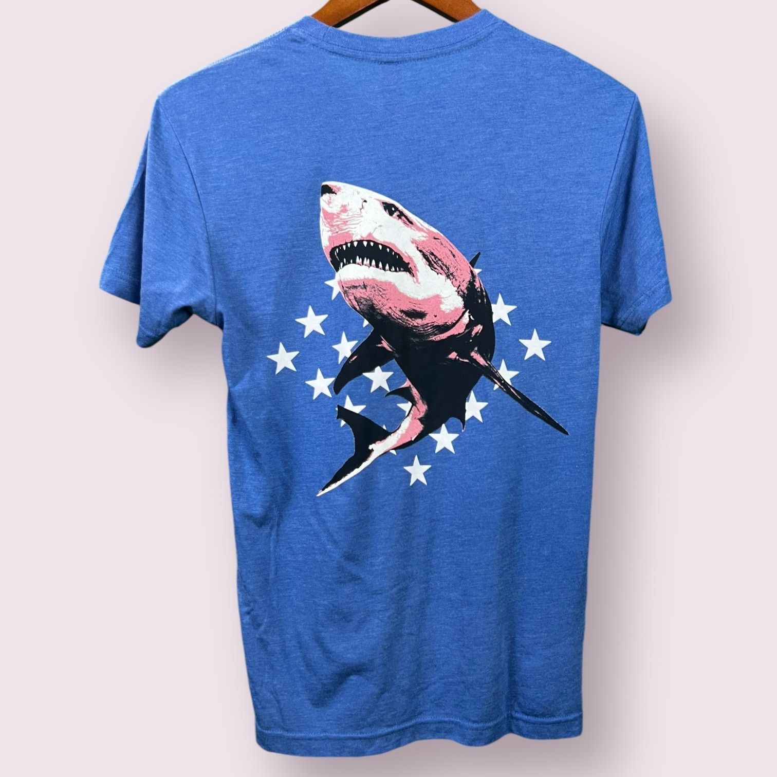 Next Level Men's Shark Week 2020 Graphic Tee Patriotic Shark XS NWOT Size US XS / EU 42 / 0 - 5 Thumbnail