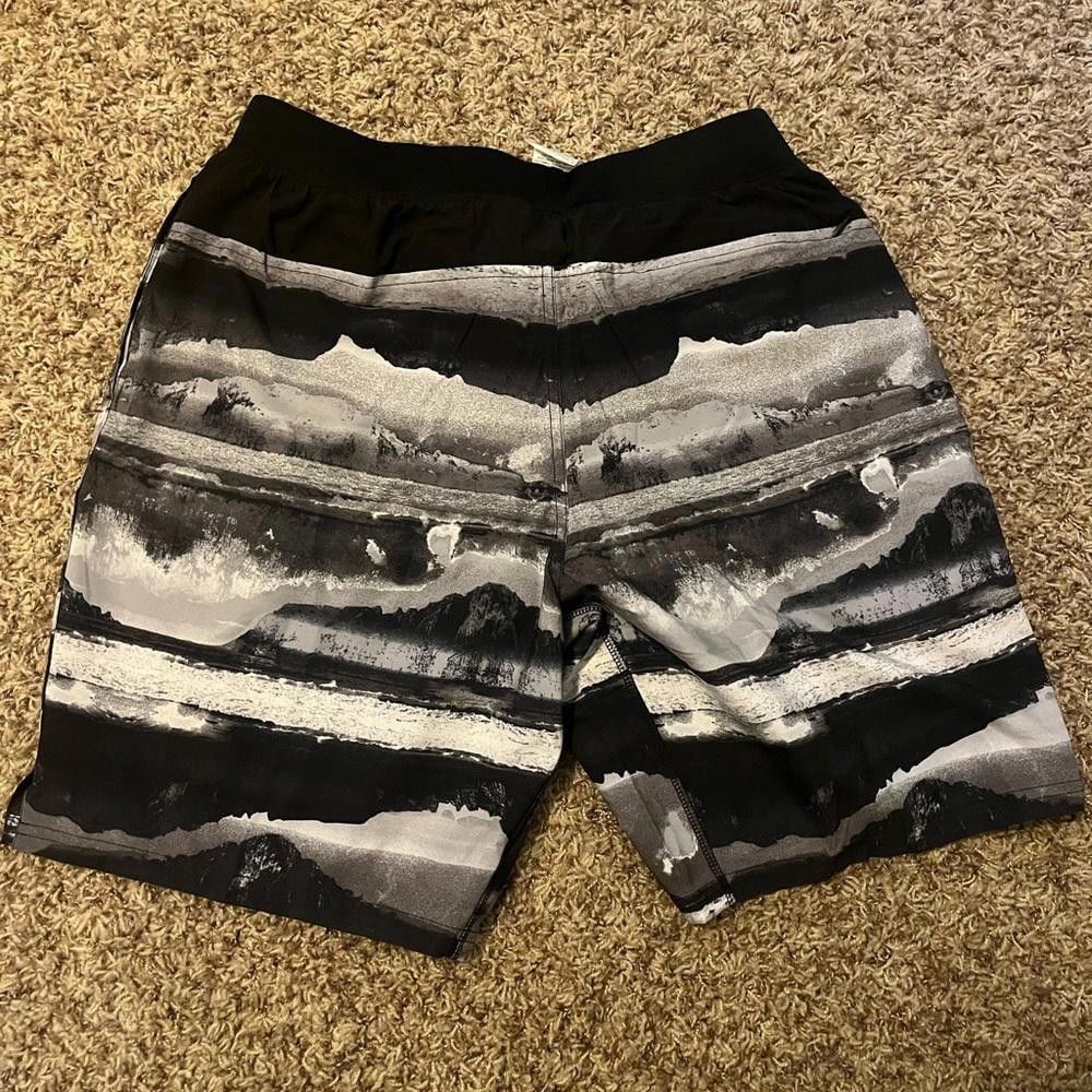 Nike Nike Swim Men's AOP Volley Swim Shorts Size US 34 / EU 50 - 2 Thumbnail