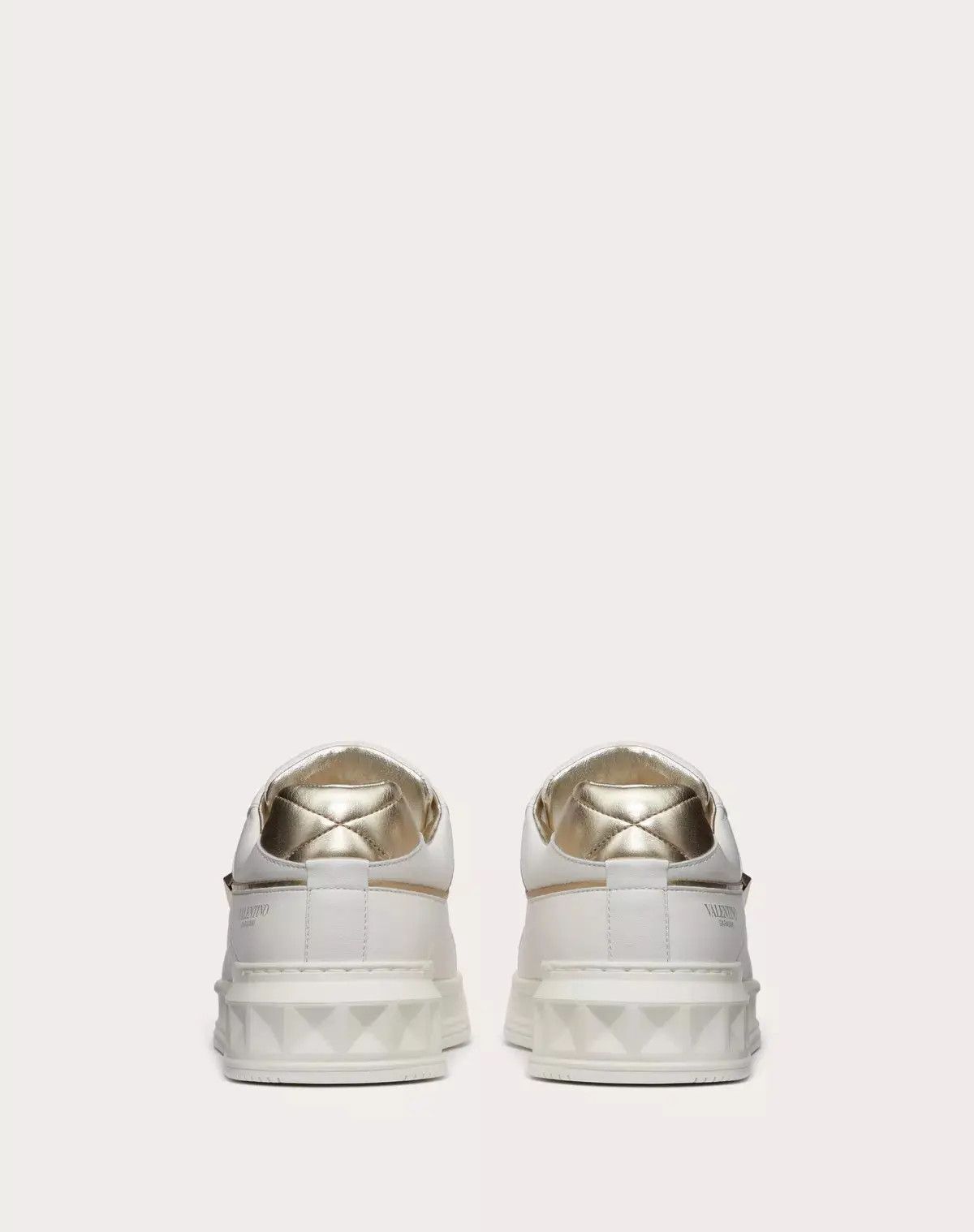 Valentino o1s1wg110426 One Stud Low-Top Calfskin Sneaker in White Size US 9 / IT 39 - 3 Thumbnail
