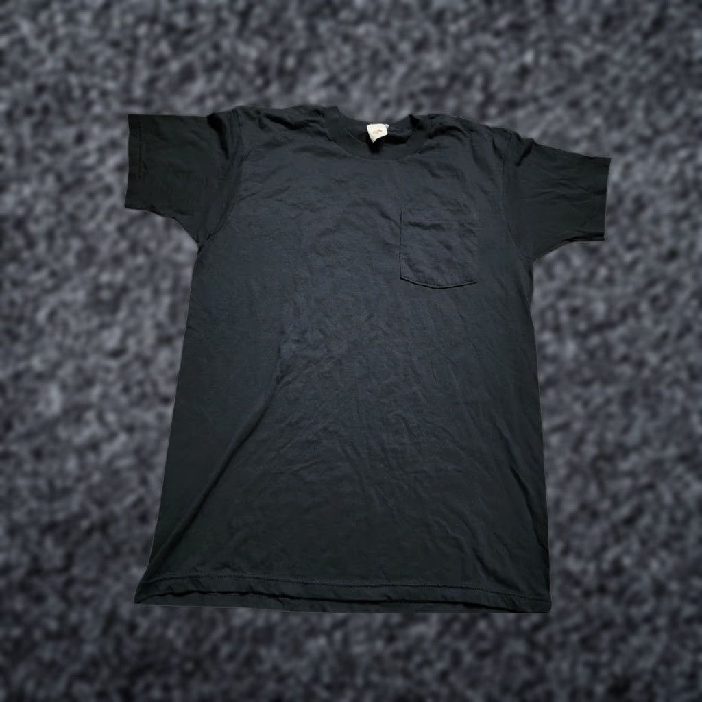 Hanes VINTAGE Hanes Mens T-Shirt 90s Short Sleeve Cotton Black Crew Neck Pocket Classic Size US L / EU 52-54 / 3 - 1 Thumbnail