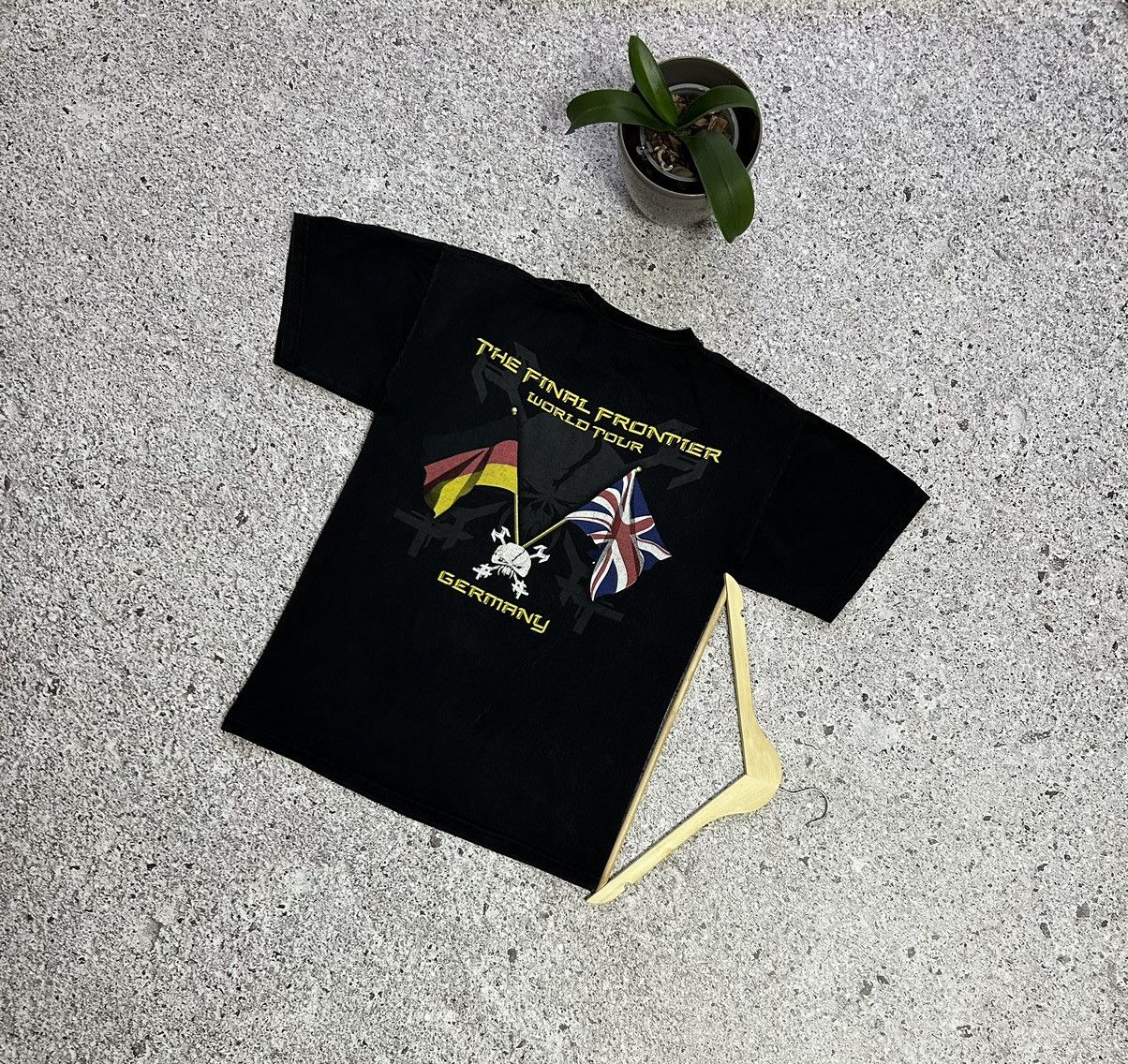 Band Tees × Iron Maiden Iron Maiden "The Final Frontier" 2010 World Tour T-Shirt Size US L / EU 52-54 / 3 - 2 Thumbnail