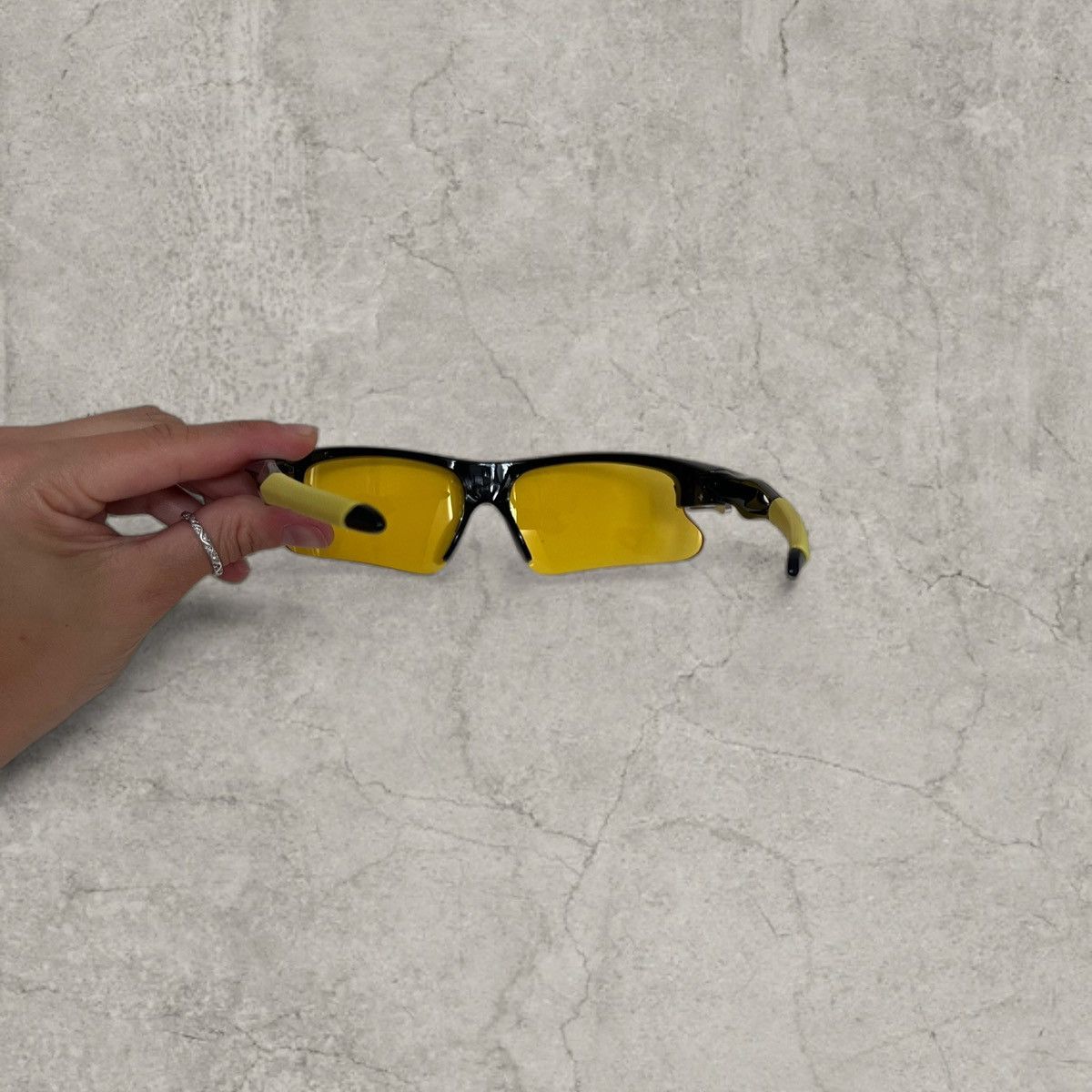 Japanese Brand Insane UV400 sport sunglasses, yellow/black lense. One size. Size ONE SIZE - 3 Thumbnail
