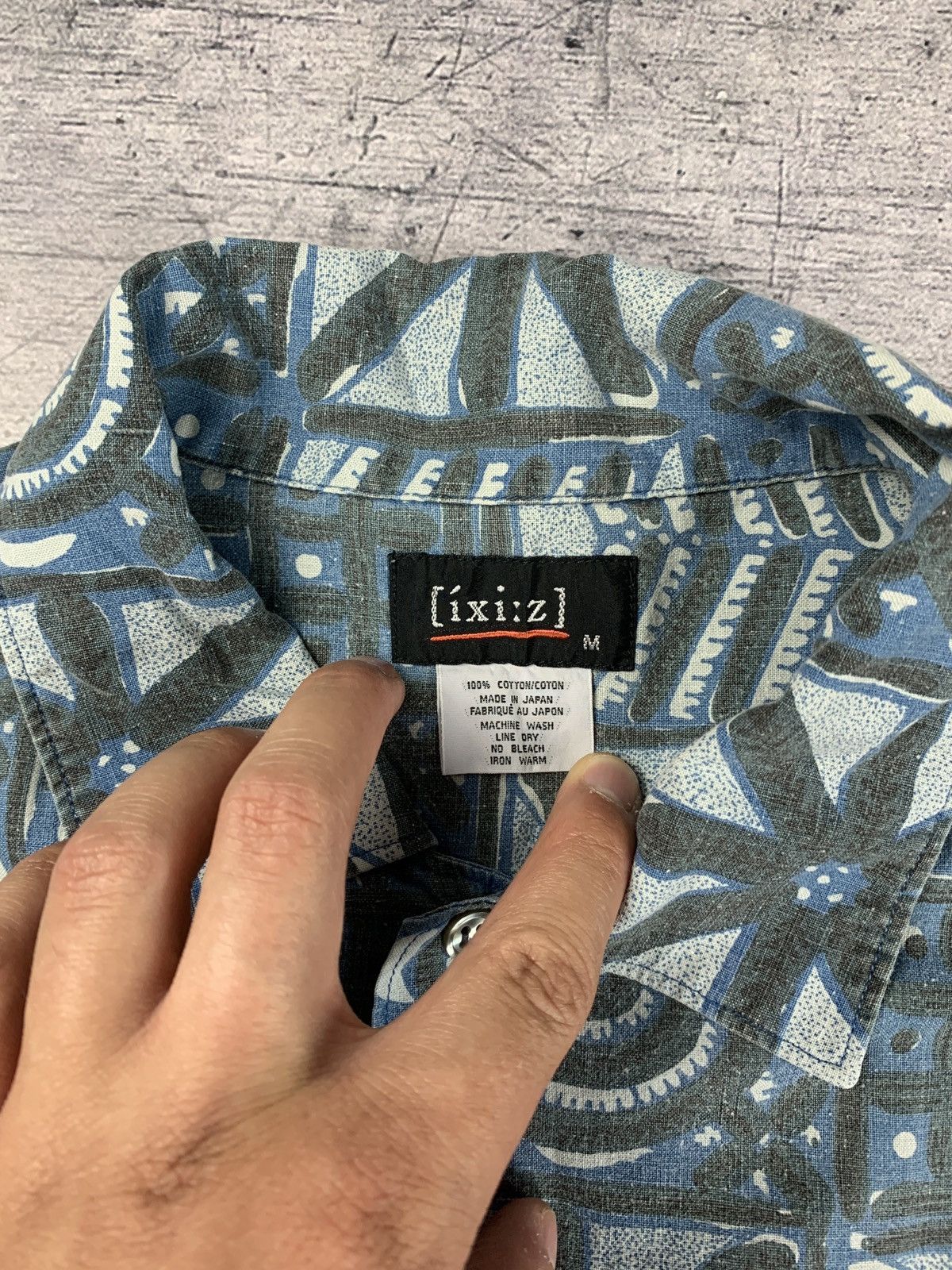 Japanese Brand Iconic Vintage Crazy Art Hawaiian Shirt Men’s Size M Blue Size US M / EU 48-50 / 2 - 4 Thumbnail