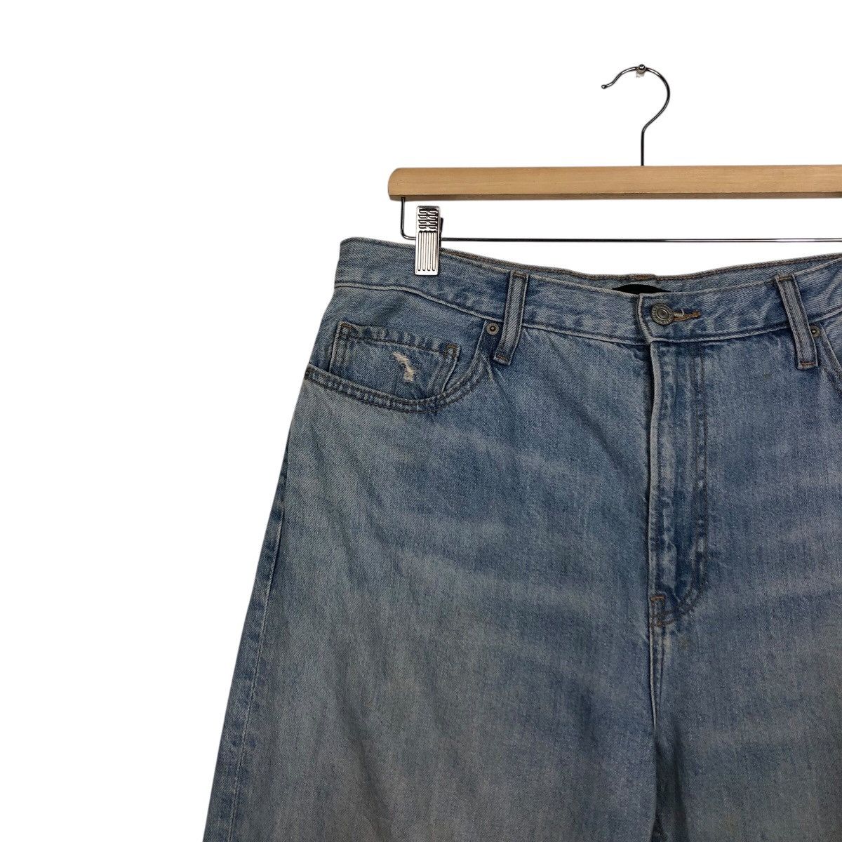 Japanese Brand Distressed Ripped Blue Jeans High Rise Straight Leg Uniqlo Size US 34 / EU 50 - 8 Thumbnail