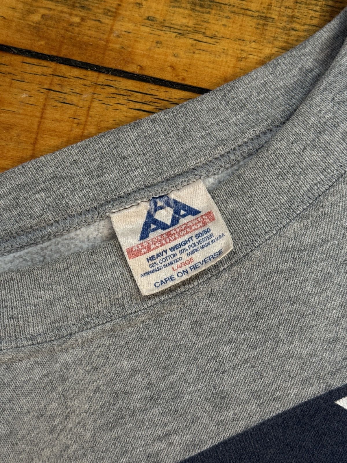 Vintage WWJD Tommy Hilfiger Bootleg Size US L / EU 52-54 / 3 - 4 Thumbnail