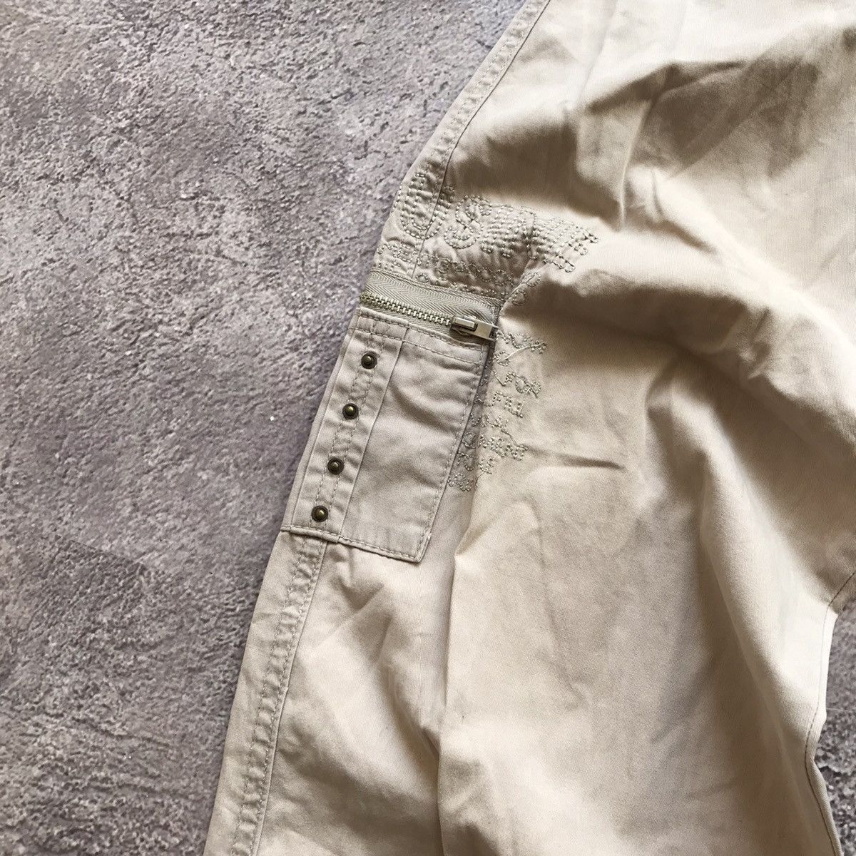 Vintage Vintage Y2K Baggy Cargo Pants Distressed Streetwear Tan 29 Size 29" - 3 Thumbnail