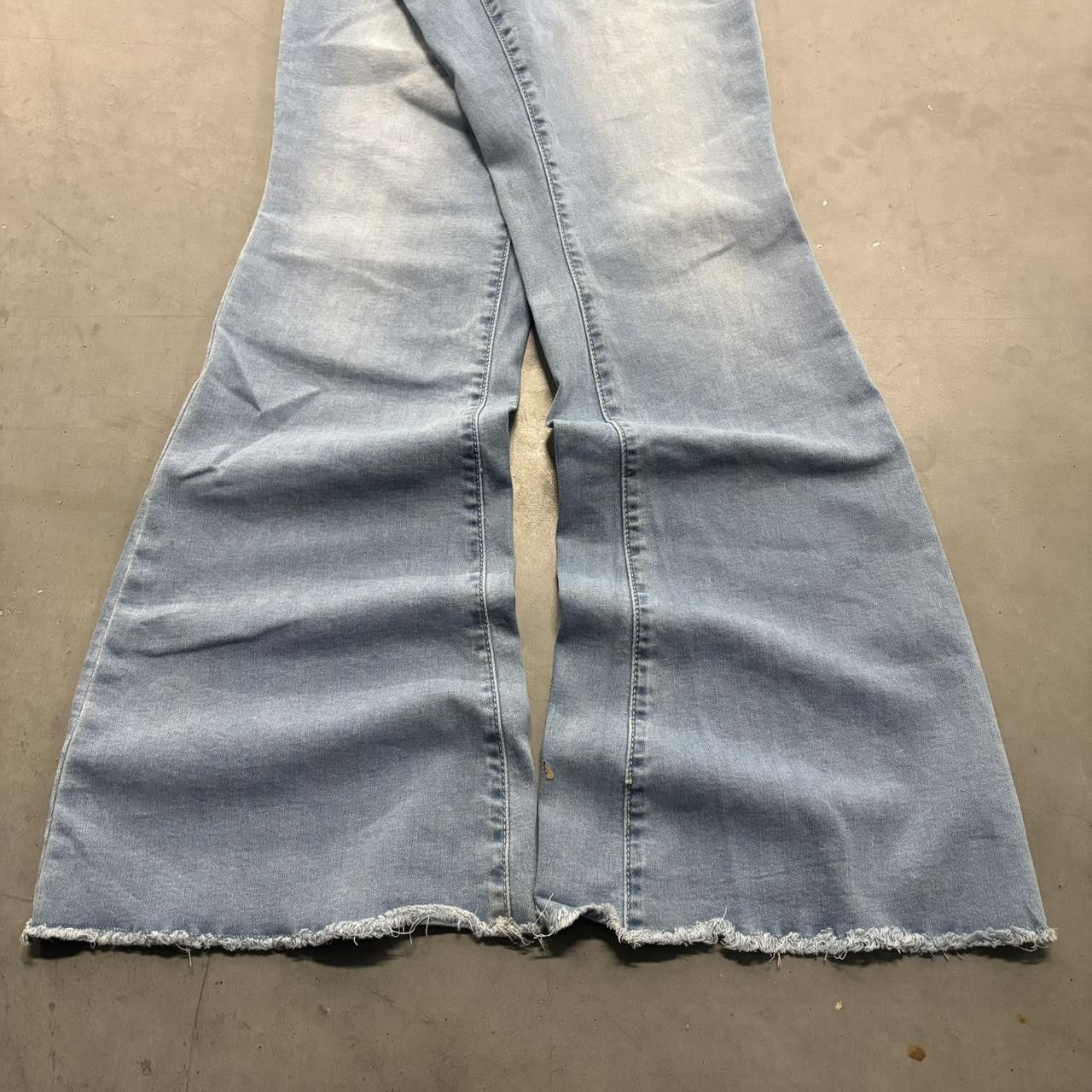 Vintage Crazy Vintage Y2K/2000s Baggy Flared Skater Streetwear Light Blue Wash Denim Jeans! Size US 30 / EU 46 - 3 Thumbnail