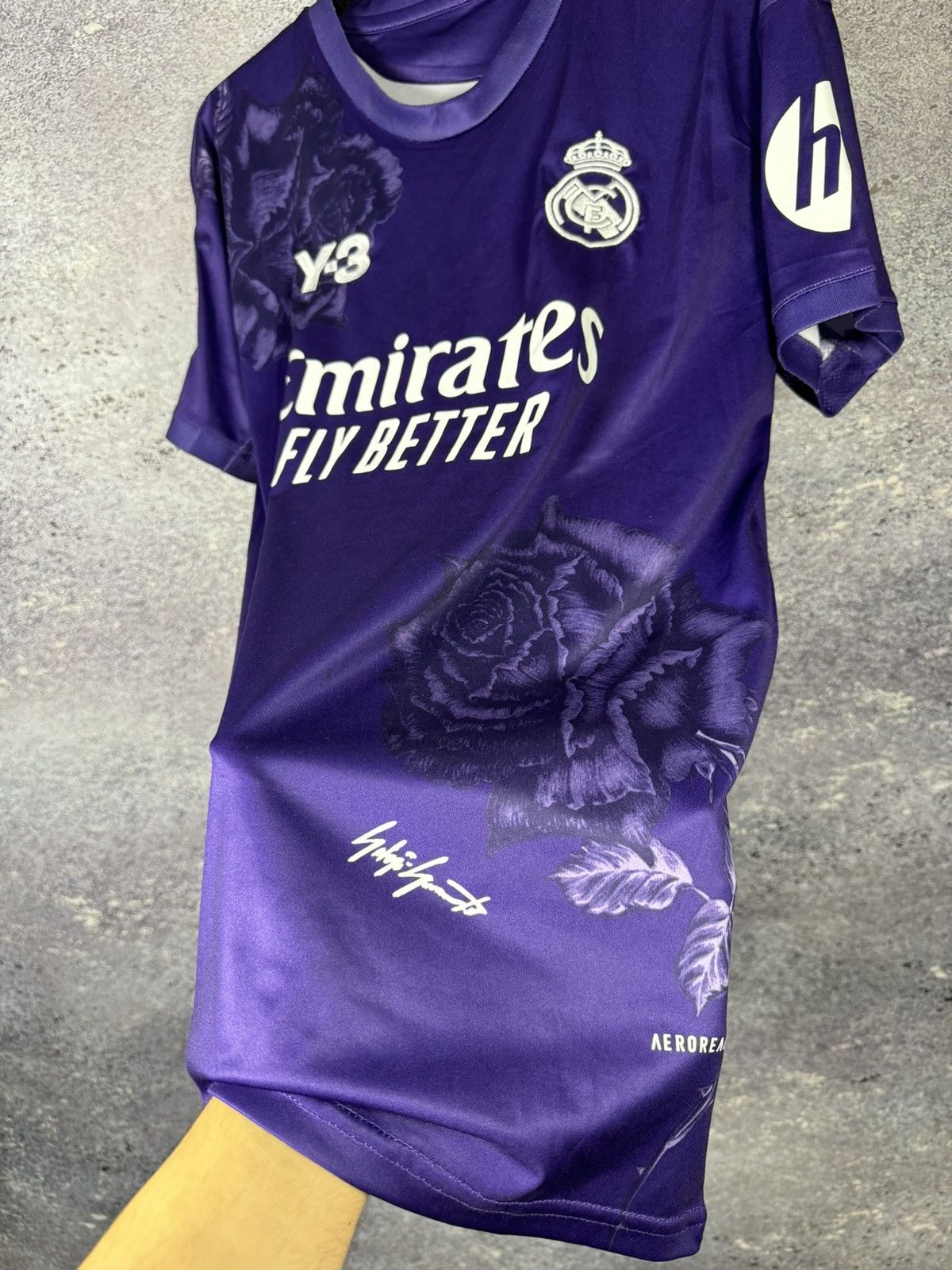 Vintage BELLINGHAM Y-3 Real Madrid 2023/24 Fourth Fan Version Jersey Size US S / EU 44-46 / 1 - 9 Thumbnail