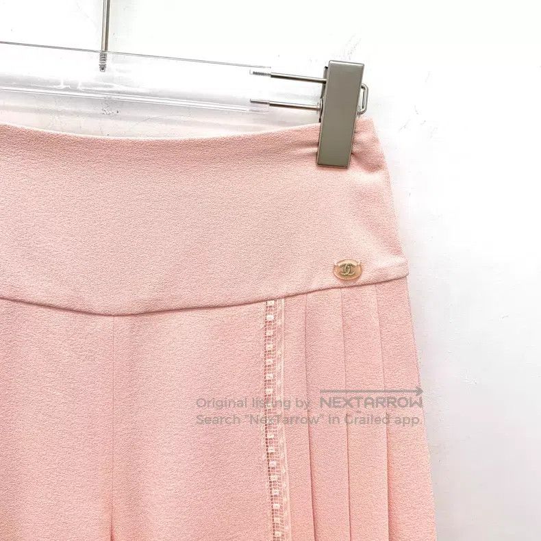 Chanel Chanel Light pink silk pleated casual shorts Size 42" / US 20 - 3 Thumbnail