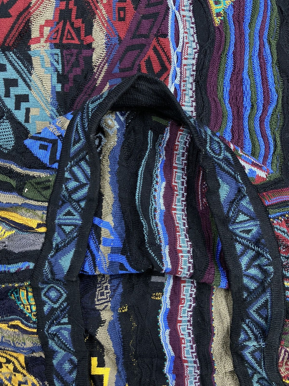 Coogi [Rare colorway] 1990s Coogi 3D Cable Knitted Sweater Size US M / EU 48-50 / 2 - 7 Thumbnail