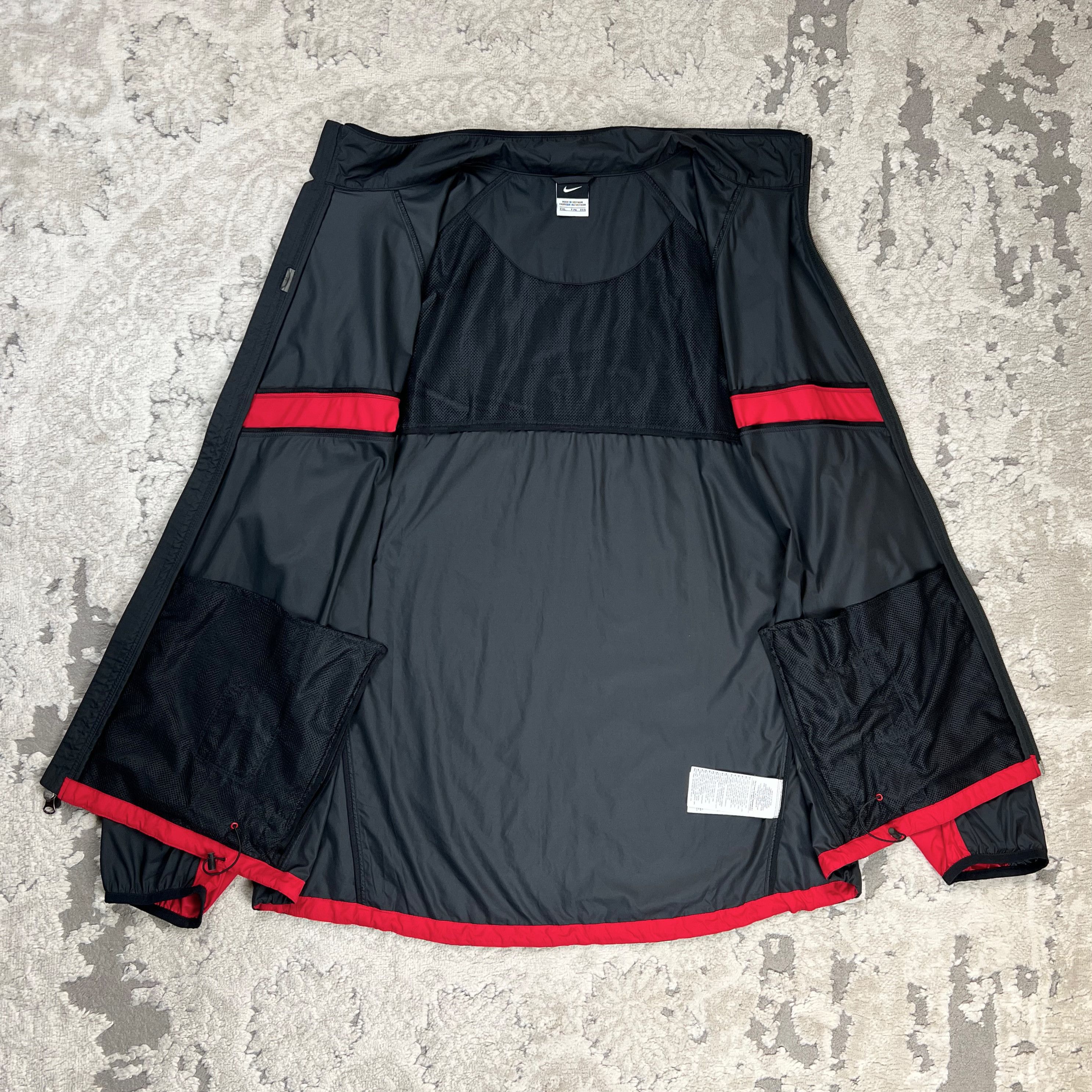 Nike Nike Training Windbreaker Light Jacket Black/Red Reflective Size US XXL / EU 58 / 5 - 8 Thumbnail