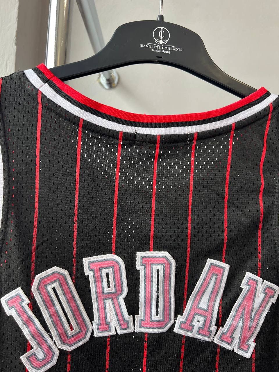 NBA 1097/98 CHICAGO BULLS #23 JORDAN MITCHELL&NESS RARE JERSEY Size US S / EU 44-46 / 1 - 11 Thumbnail