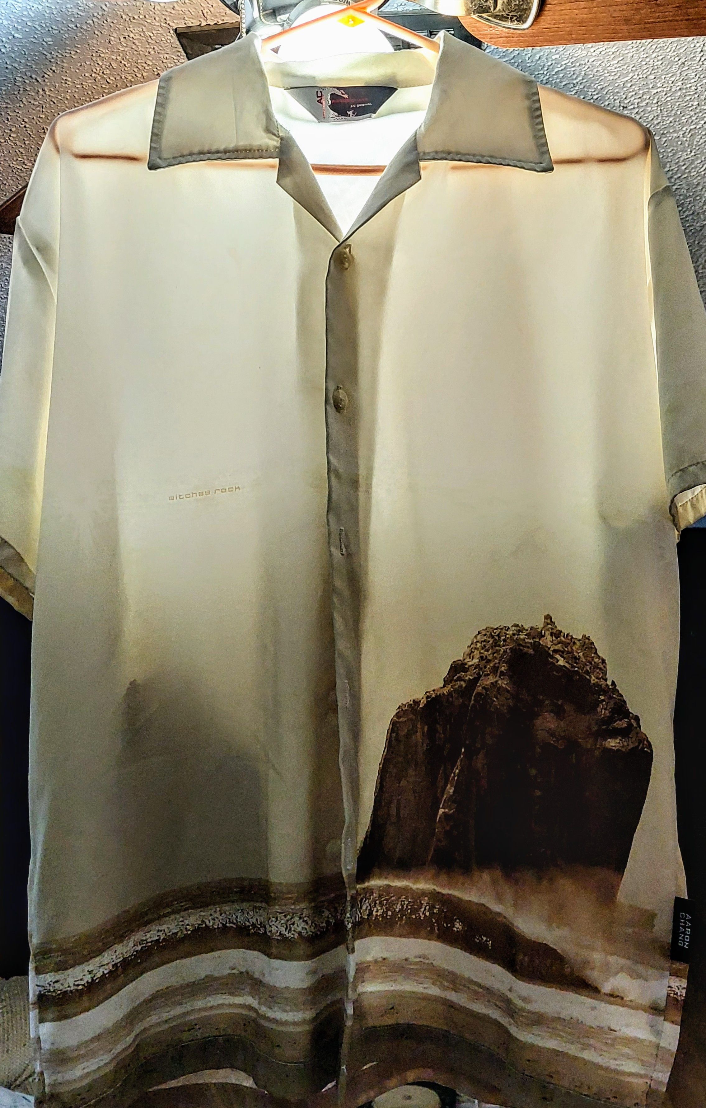 image of Vintage Aaron Chang Surf Shirt Witches Rock in White, Men's (Size Large)