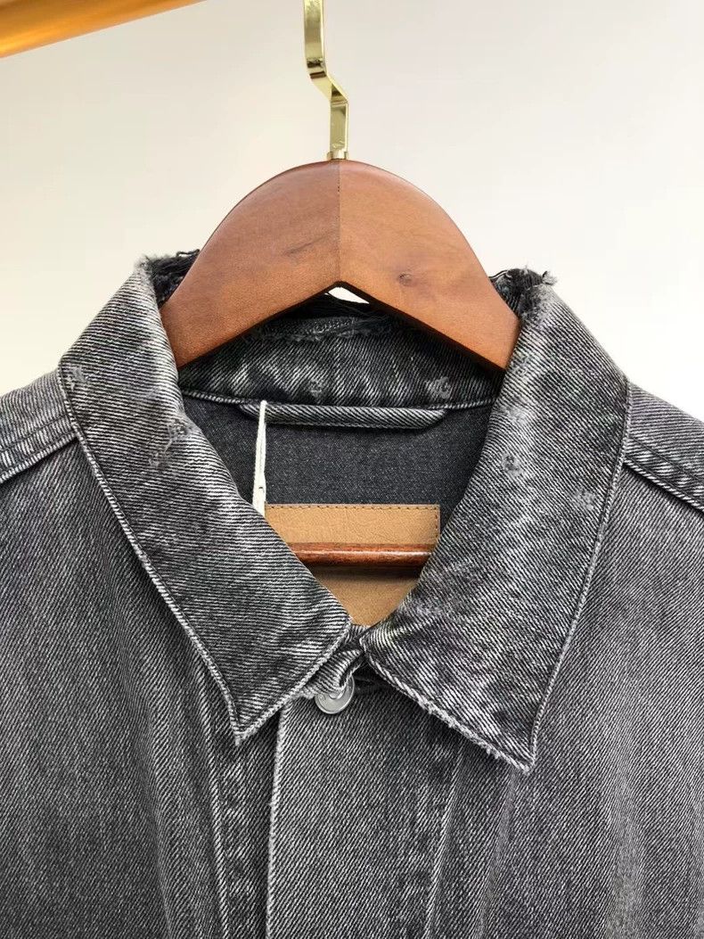 Balenciaga Balenciaga size 34 Worn logo denim jacket Size US S / EU 44-46 / 1 - 3 Thumbnail