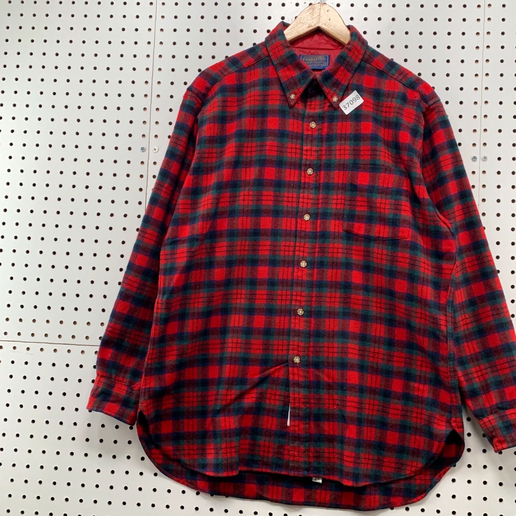 Pendleton VINTAGE Pendleton Button Dow Shirt Mens L Red Plaid Wool Made USA 23x31.5 Button-Up Collared Wool Flannel Sportsman USA Mens Size US L / EU 52-54 / 3 - 3 Thumbnail
