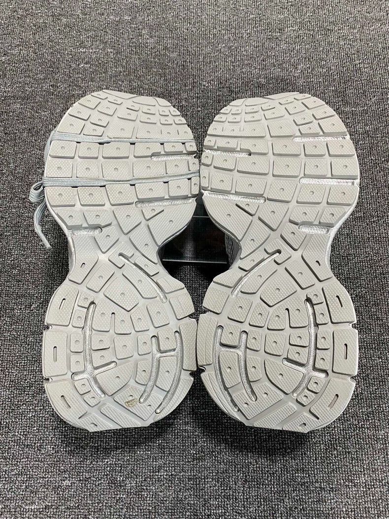 Balenciaga New Balenciaga Gray Sneakers Size 44-2505 Size US 10 / EU 43 - 6 Thumbnail