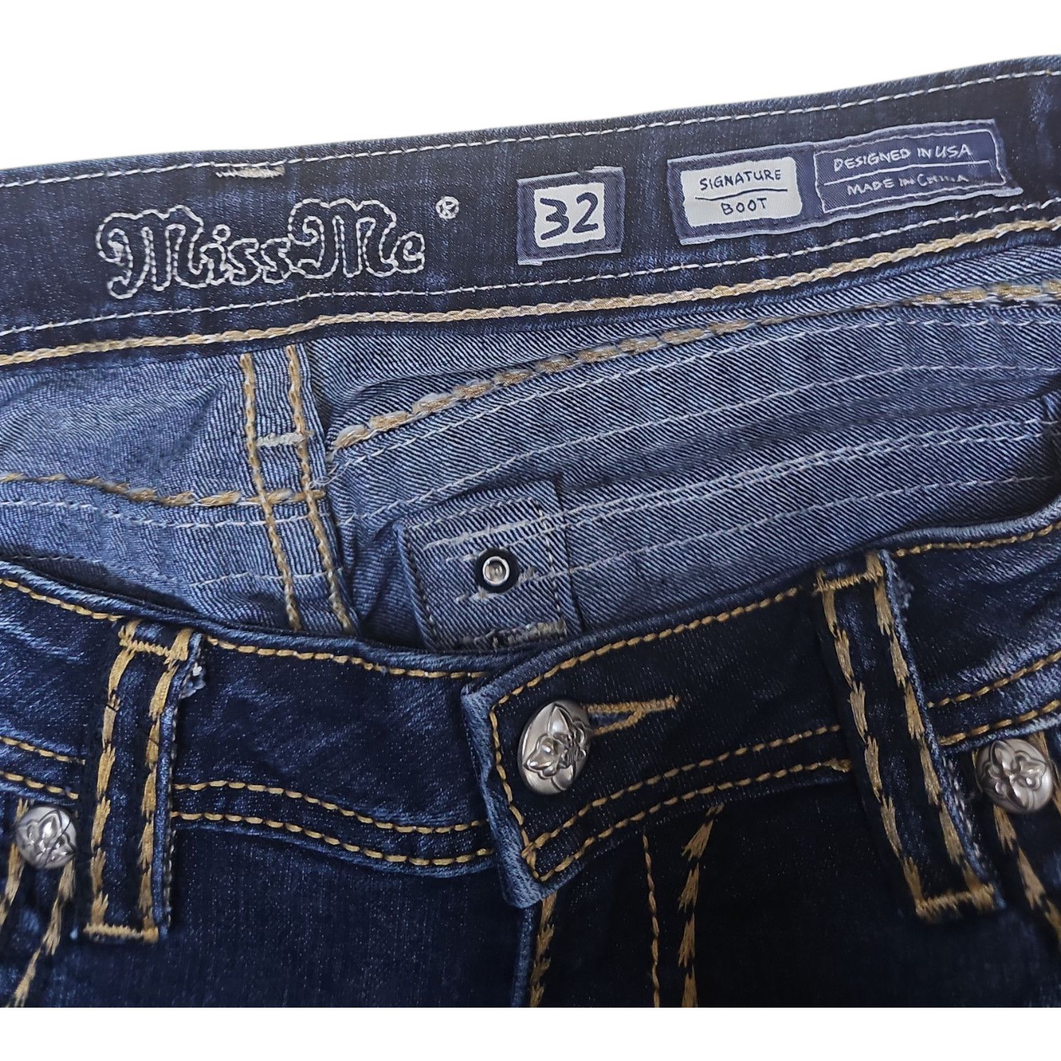 Miss Me Miss Me Signature Bootcut Jeans size 32 dark wash Size 32" / US 10 / IT 46 - 6 Thumbnail
