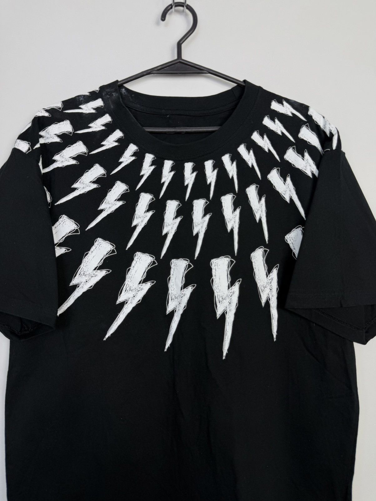 Neil Barrett Neil Barrett Thunderbolt Print T-shirt Size US L / EU 52-54 / 3 - 7 Thumbnail
