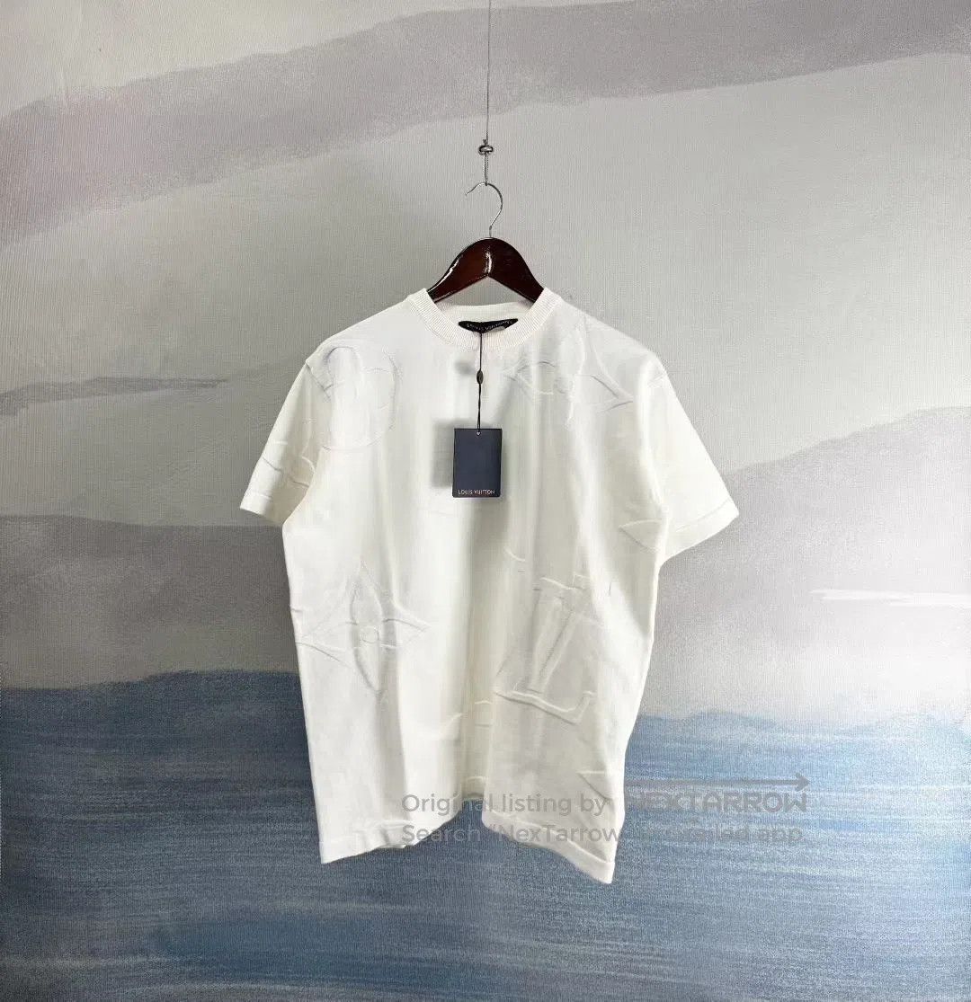 Louis Vuitton Louis Vuitton White All-Over Embossed Knit Short Sleeve T- Size US M / EU 48-50 / 2 - 1 Thumbnail