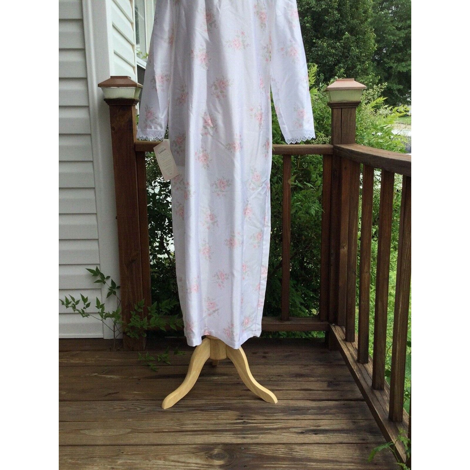 Other Barbizon White Floral Bethany Gown Nightgown Size Small NWT Size ONE SIZE - 9 Thumbnail