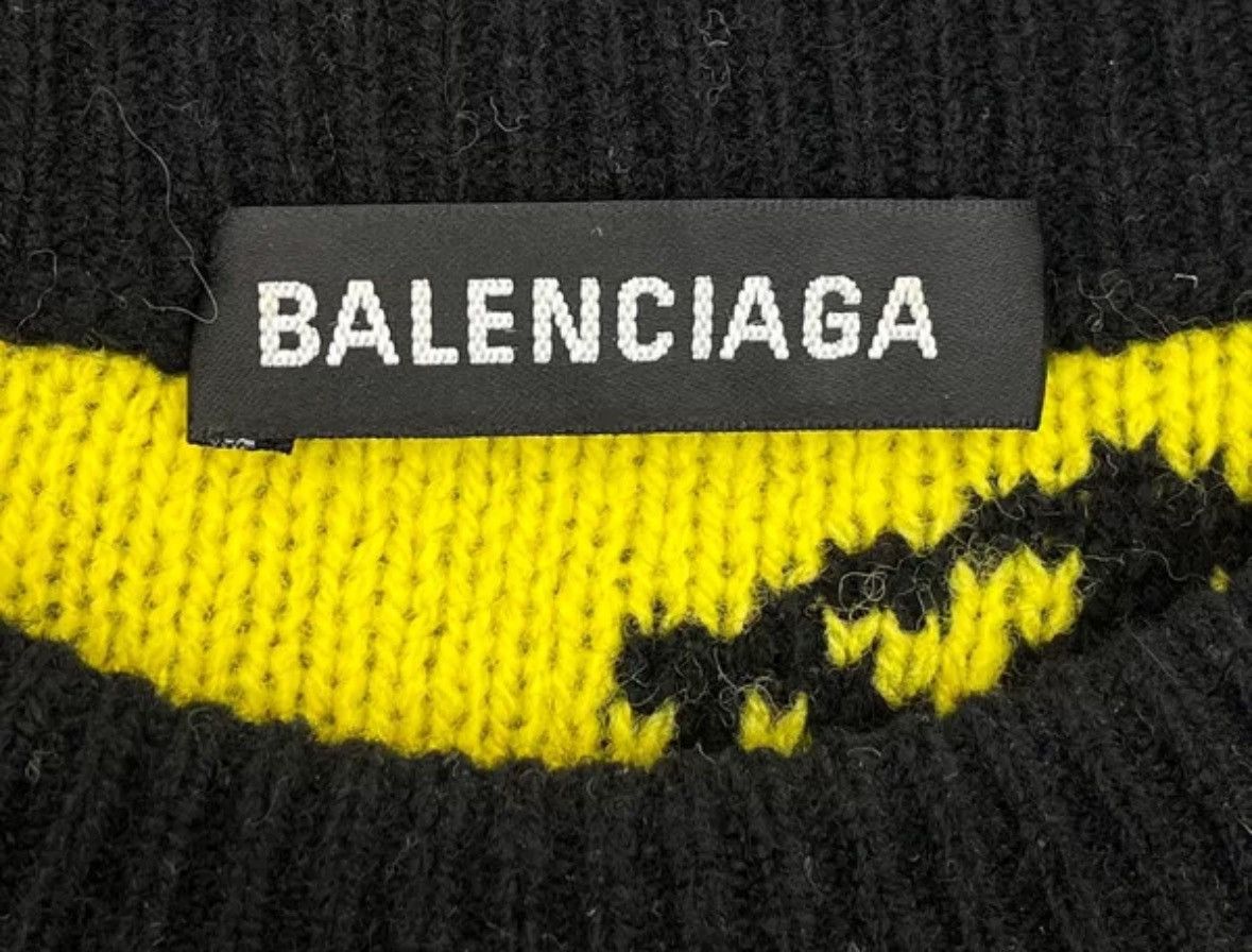 Balenciaga Balenciaga Black and yellow printed sweater 2412-Nextarrow Size US M / EU 48-50 / 2 - 6 Thumbnail