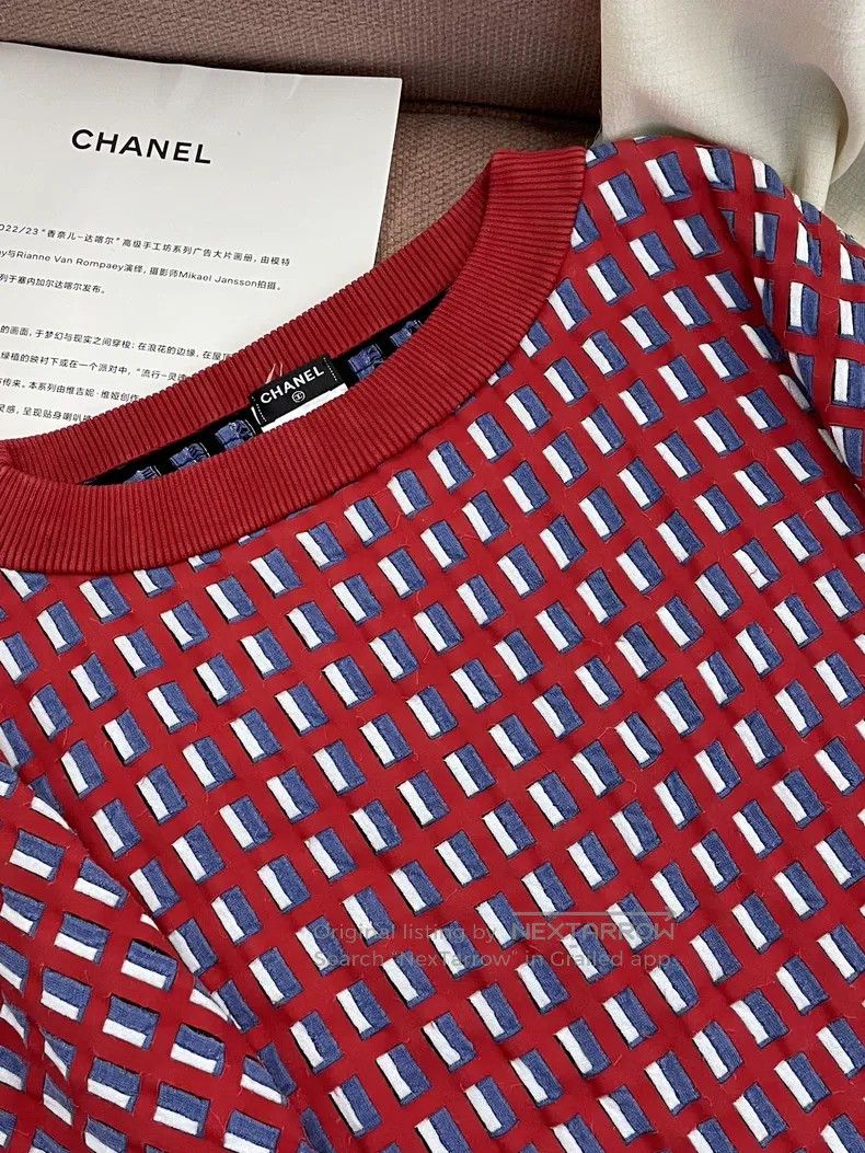 Chanel Chanel 13 Spring and Summer Windmill Series Red Plaid Pear Size XS / US 0-2 / IT 36-38 - 2 Thumbnail