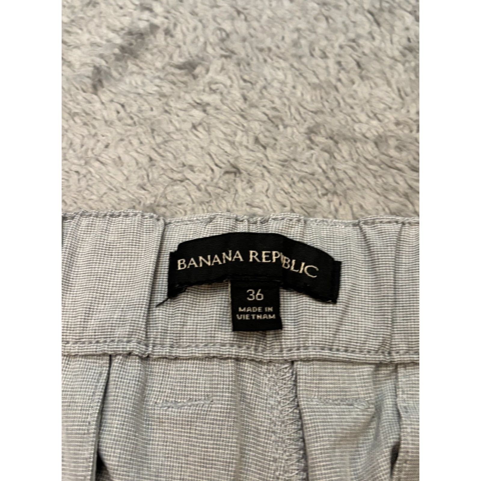 Banana Republic VINTAGE? No, item not vintage. Banana Republic Shorts Men 32 Gray Comfort Flat Front Elastic Waist Chino Size US 32 / EU 48 - 3 Thumbnail