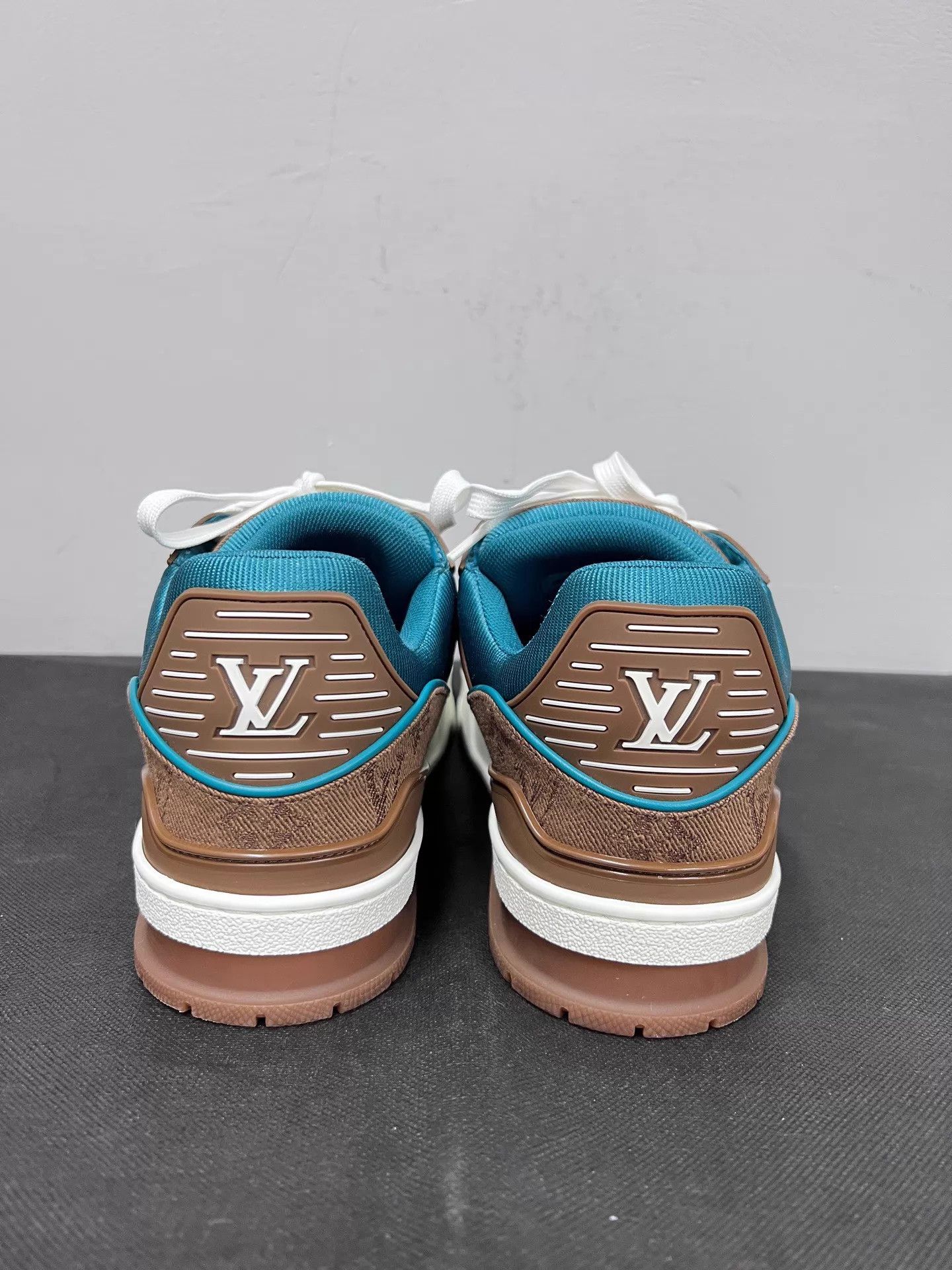Louis Vuitton Louis Vuitton Trainer Green Brown Sneaker UK7.5 Worn2x Size US 8.5 / EU 41-42 - 3 Thumbnail