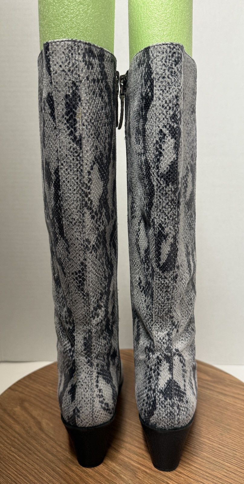 Other Aerosole Brenna Knee Hi Grey Snake Design Tall Fashion Boot Size US 6 / IT 36 - 3 Thumbnail