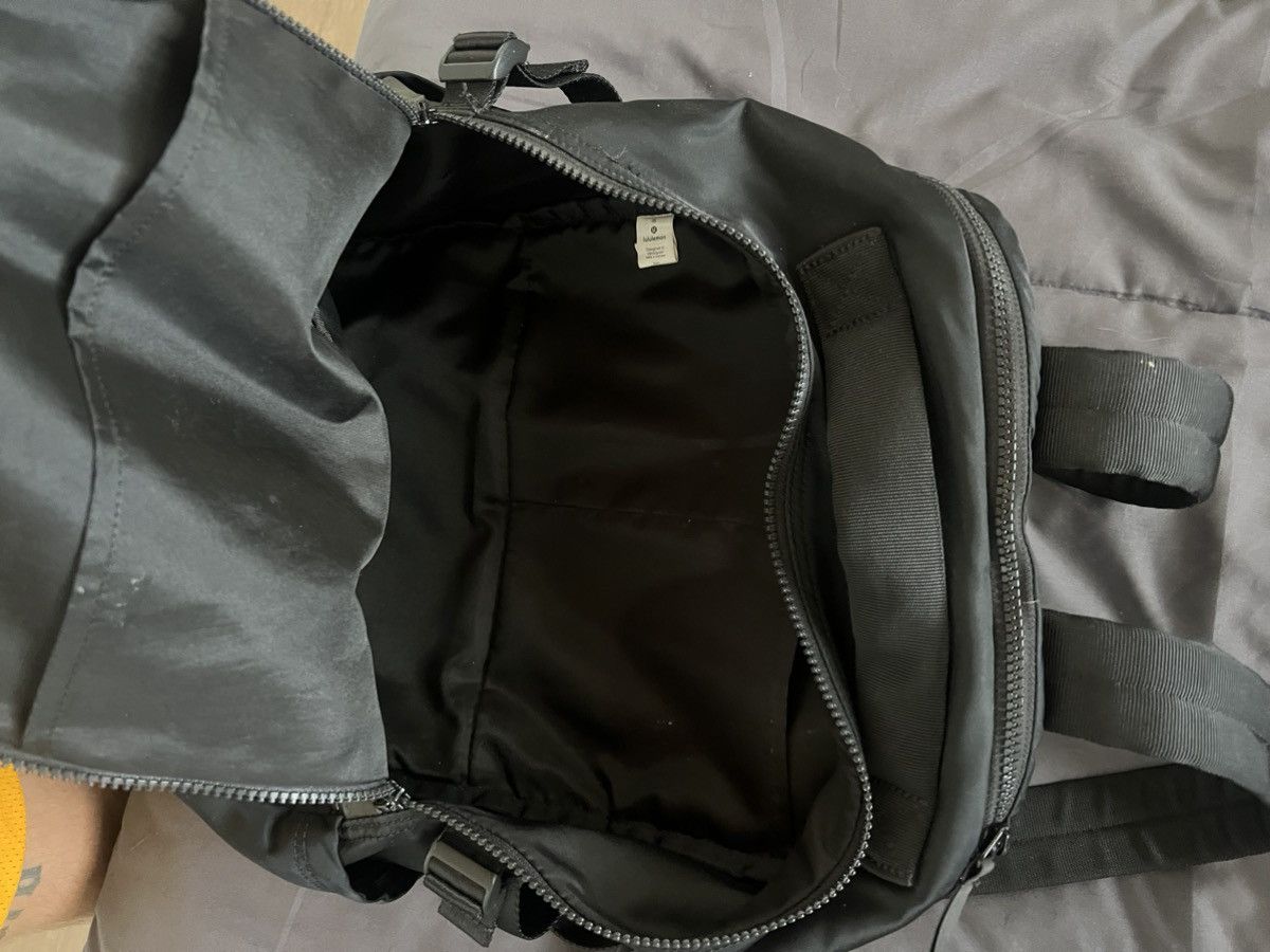 Lululemon Lululemon back pack Size ONE SIZE - 3 Thumbnail