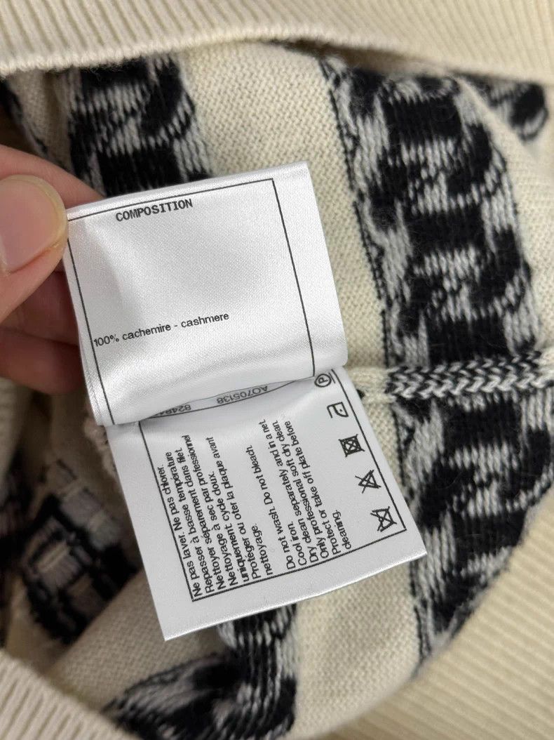 Chanel Chanel Black and white striped cashmere vest Size XS / US 0-2 / IT 36-38 - 6 Thumbnail
