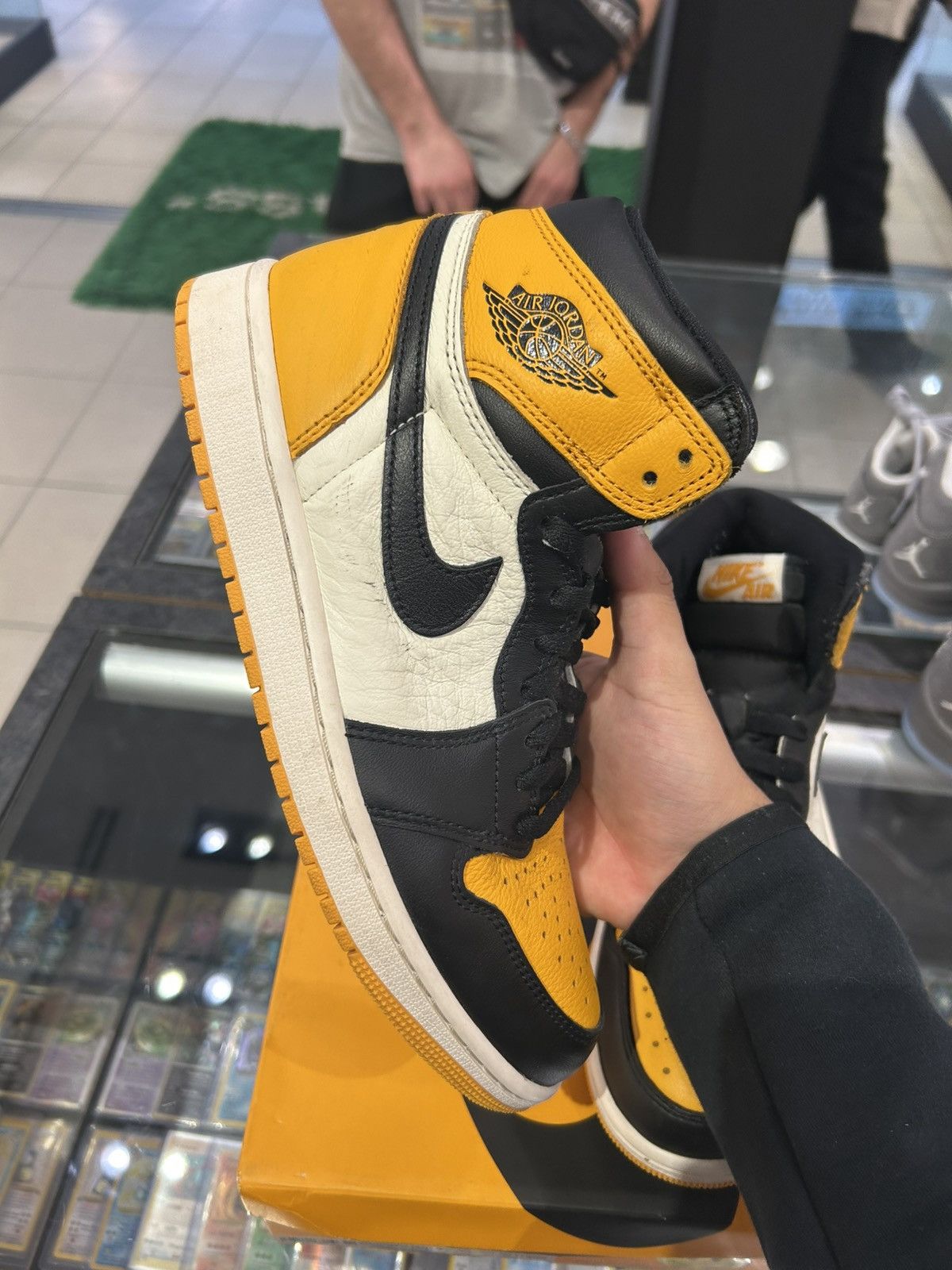 Jordan Brand Jordan 1 retro Taxi 2022 Size US 8 / EU 41 - 5 Thumbnail