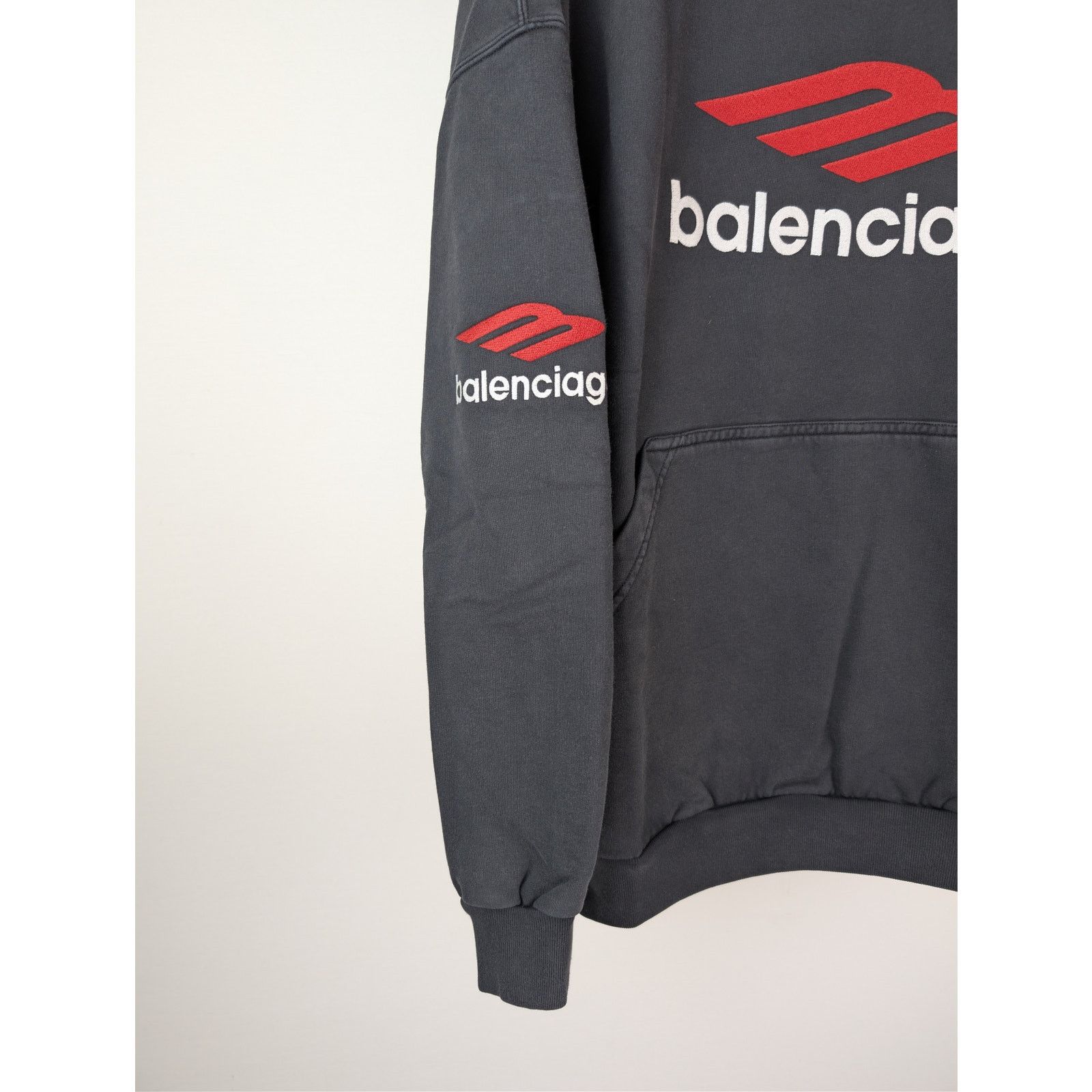 Balenciaga o1rshd1 3B Sports Icon Hoodie in Washed Dark Grey Size US S / EU 44-46 / 1 - 6 Thumbnail